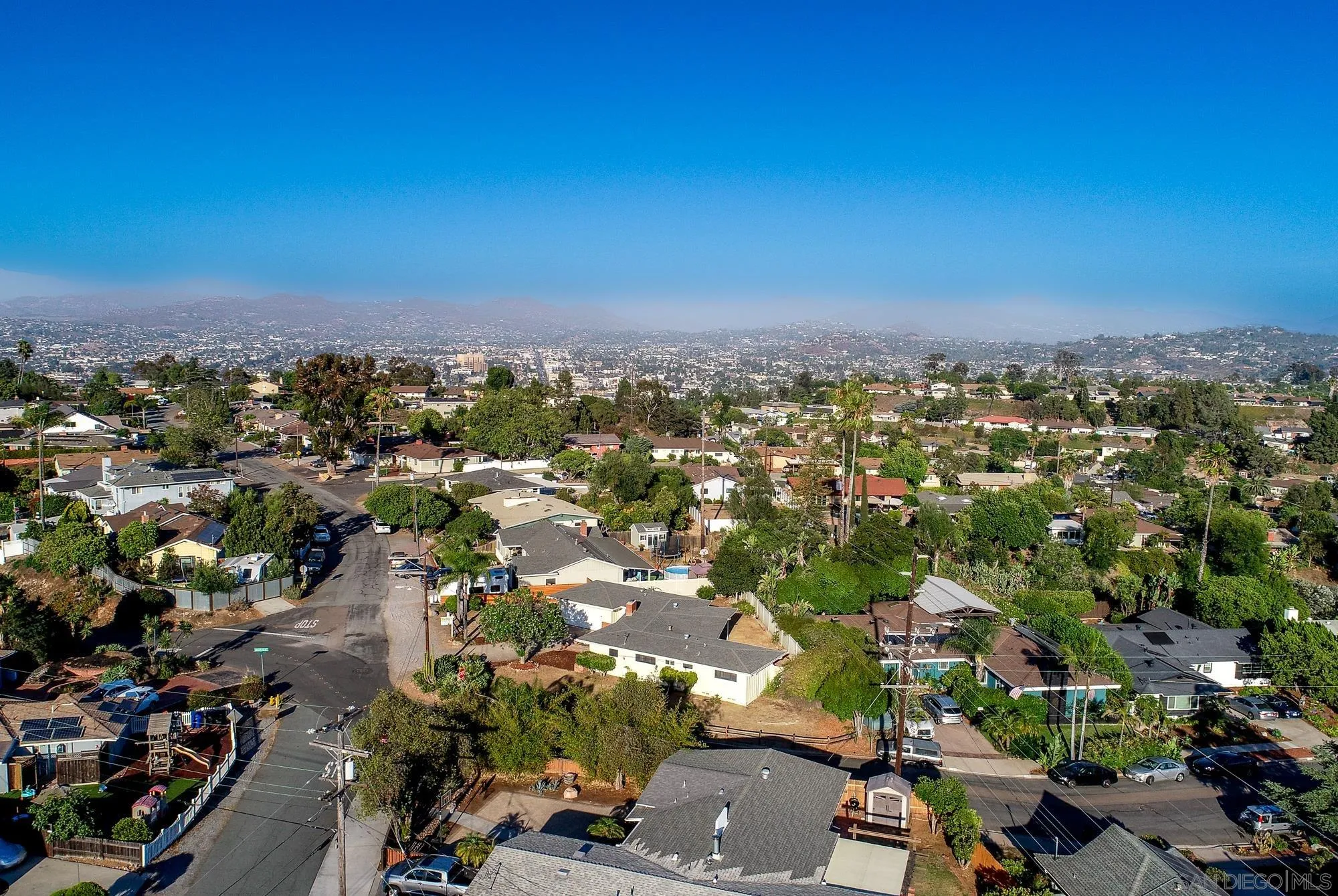 https://cdn.realtyfeed.com/cdn/127/250033115/5e2bfb3f77f057c5daed0a5b0f8d7733.webp