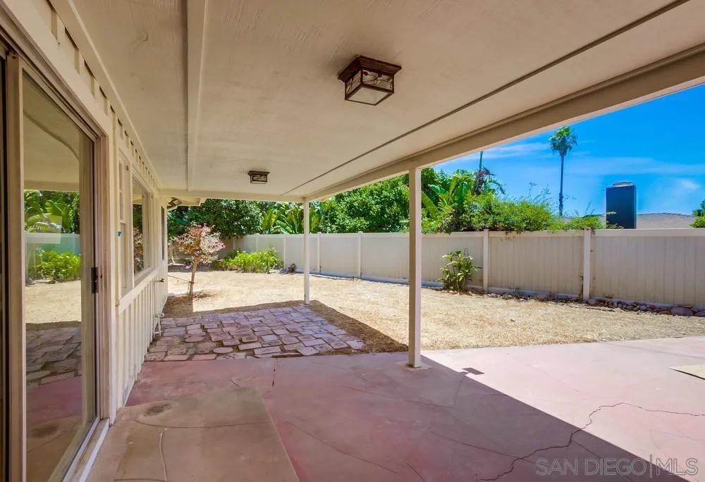 https://cdn.realtyfeed.com/cdn/127/250033115/5f047717513b18b9bde60f430a92582f.webp