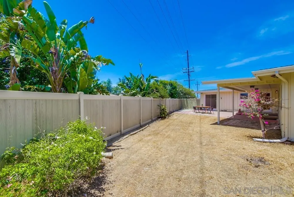 https://cdn.realtyfeed.com/cdn/127/250033115/c1e786469c34d3bdafb88881fdb6d12f.webp