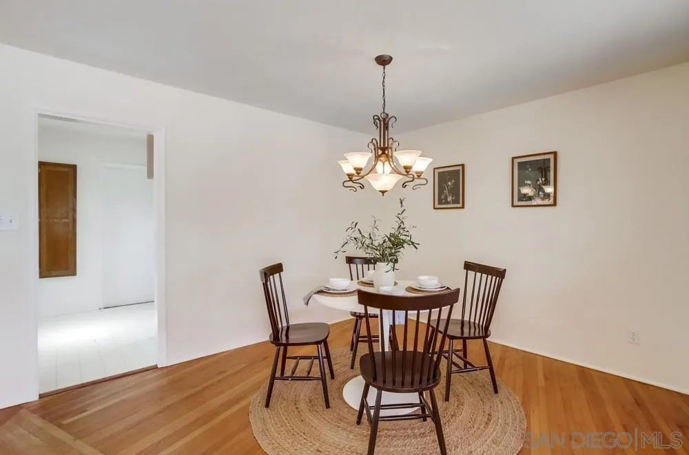 https://cdn.realtyfeed.com/cdn/127/250033115/d38c10f8a7491992b670489dc1097fcc.webp
