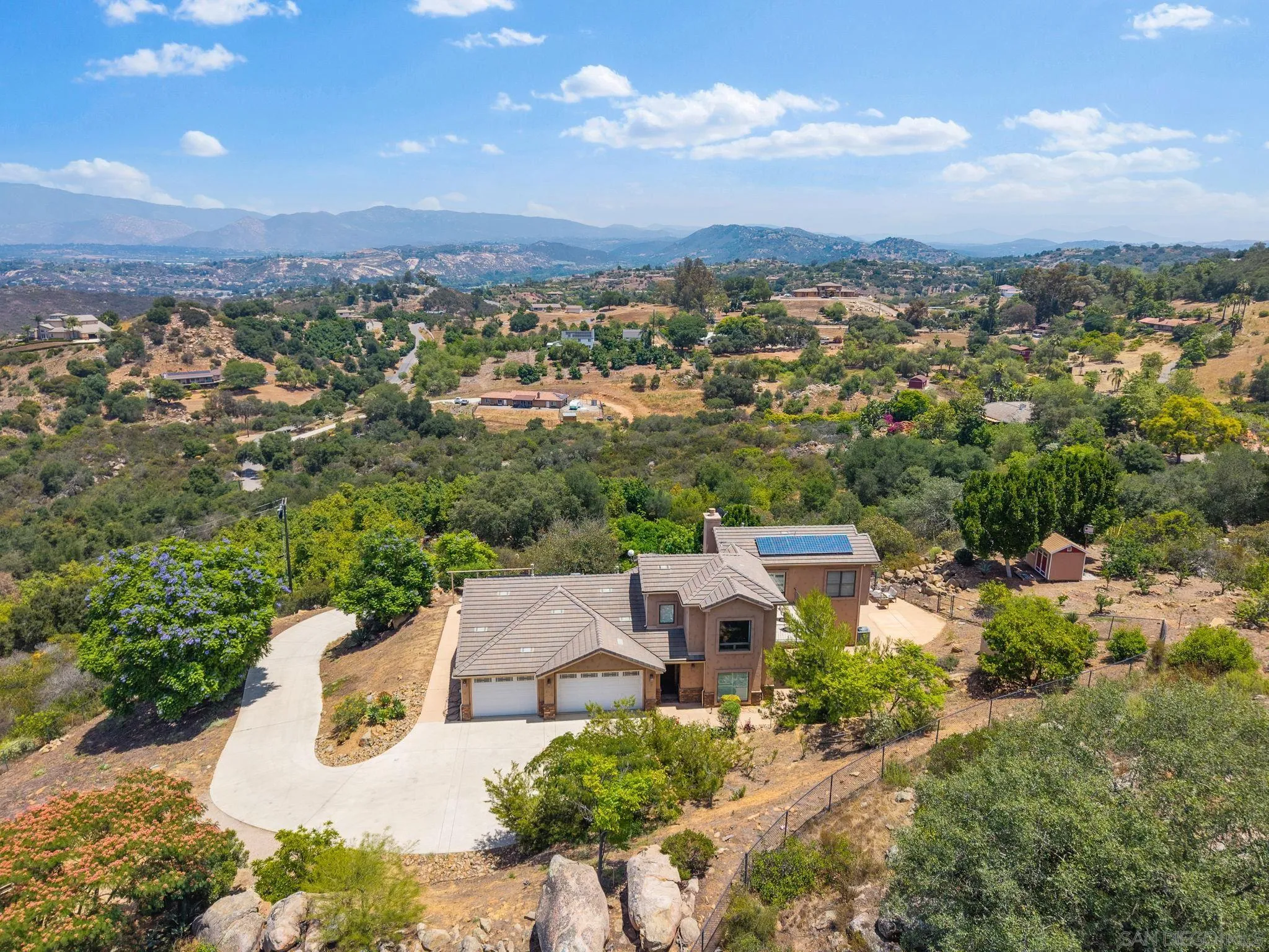 https://cdn.realtyfeed.com/cdn/127/250033119/93fa608e9bea307e11f47fb7cce45c86.webp