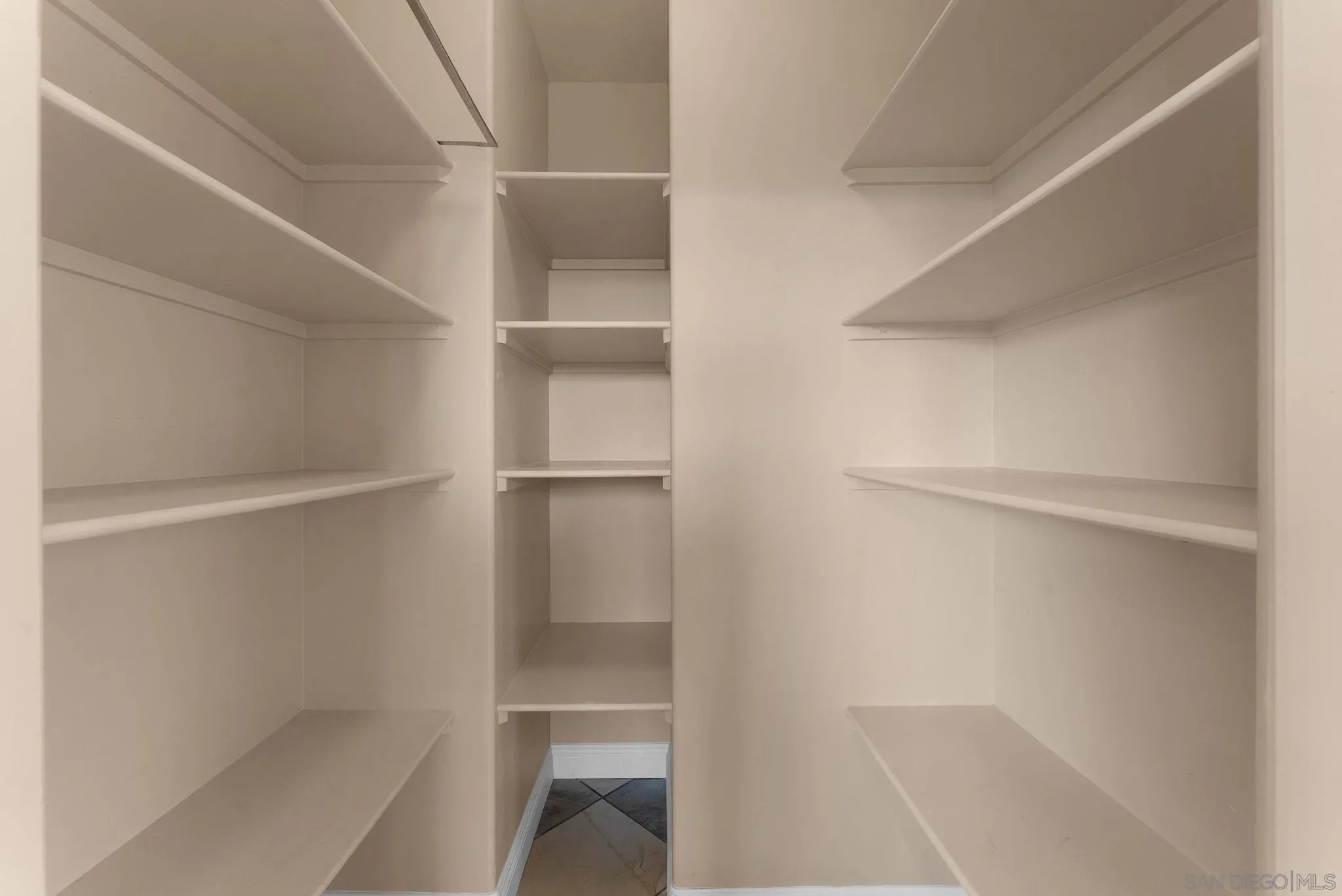 https://cdn.realtyfeed.com/cdn/127/250033119/aaf9fc011dfa23405824f6bf25703b4f.webp