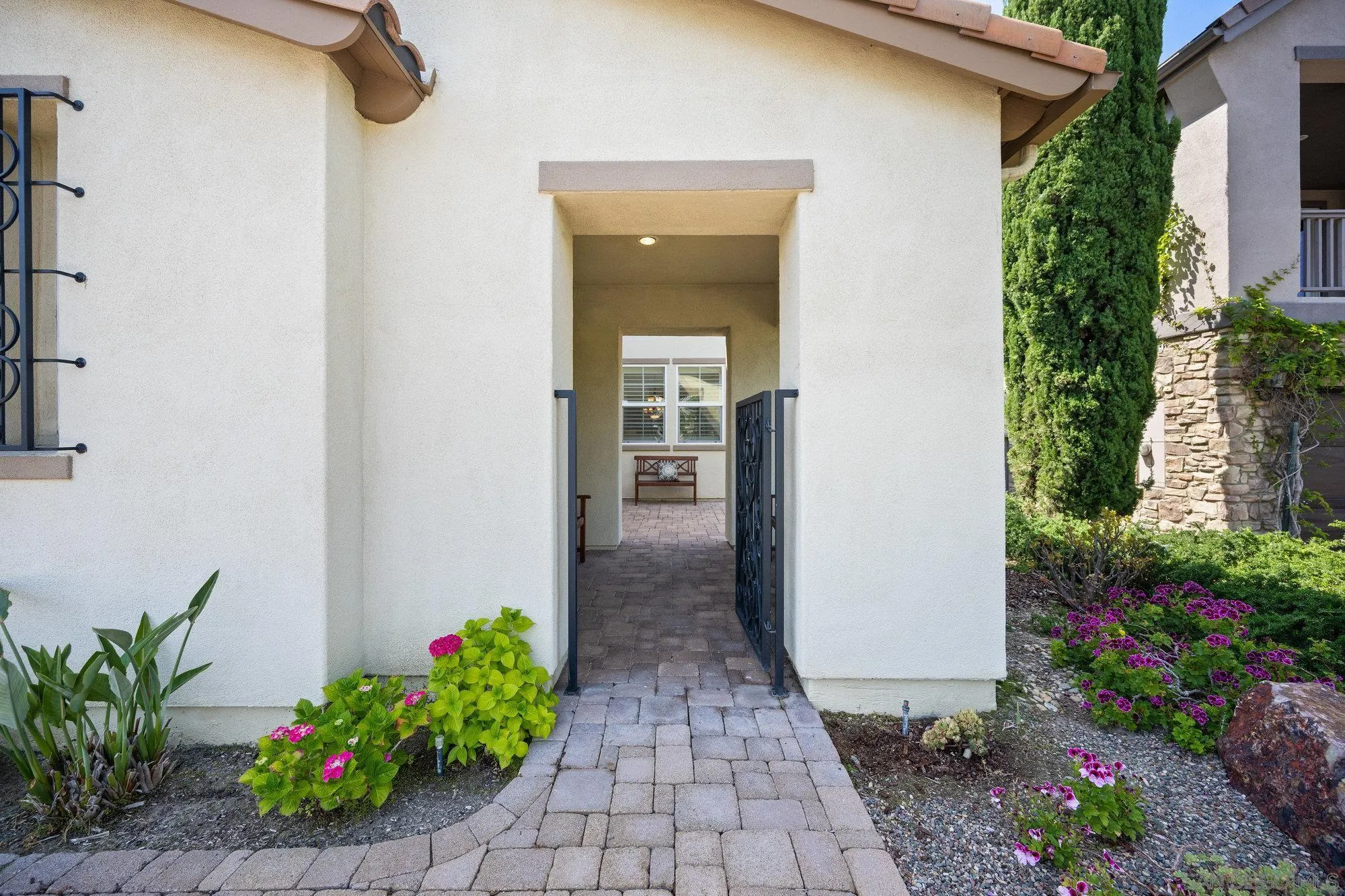 https://cdn.realtyfeed.com/cdn/127/250033124/16bf59d84d6d54a9b37212553dda1a42.webp