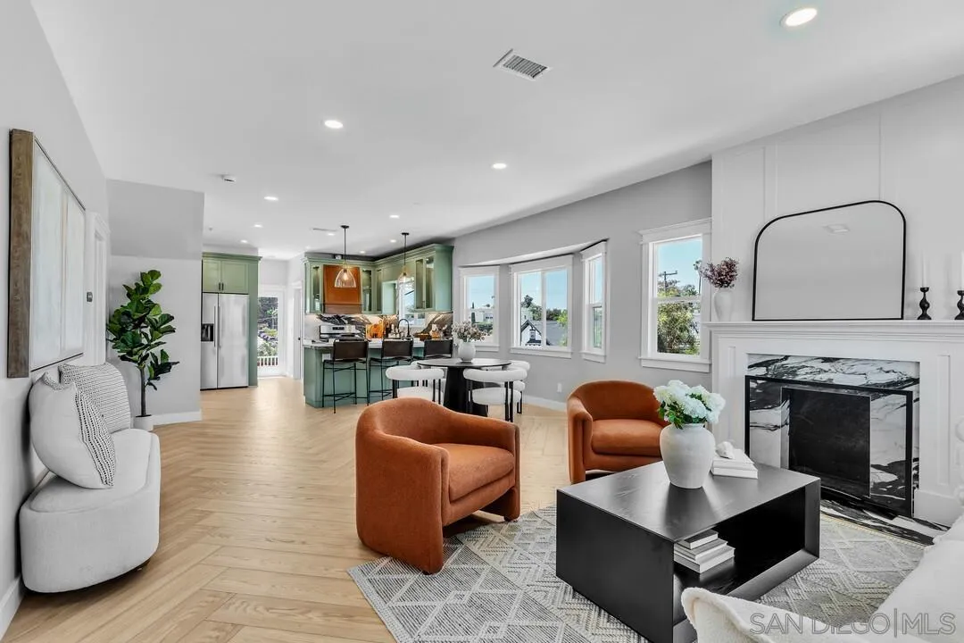 https://cdn.realtyfeed.com/cdn/127/250033131/2e84adc51e6072f4c4b640ef0f621c8e.webp