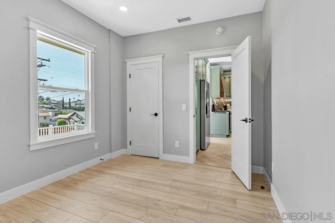 https://cdn.realtyfeed.com/cdn/127/250033131/7ec4ecfdce01e0c8fba697e9d2c01ded.webp