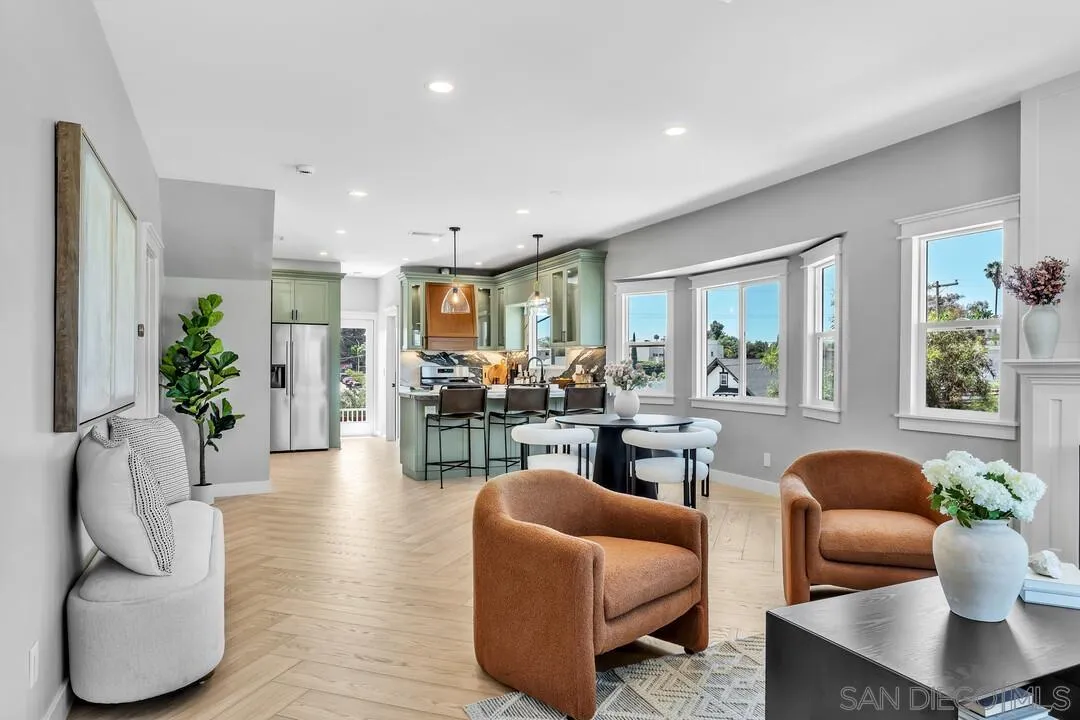 https://cdn.realtyfeed.com/cdn/127/250033131/b19038a938320d6541aafcf1c3d43e62.webp