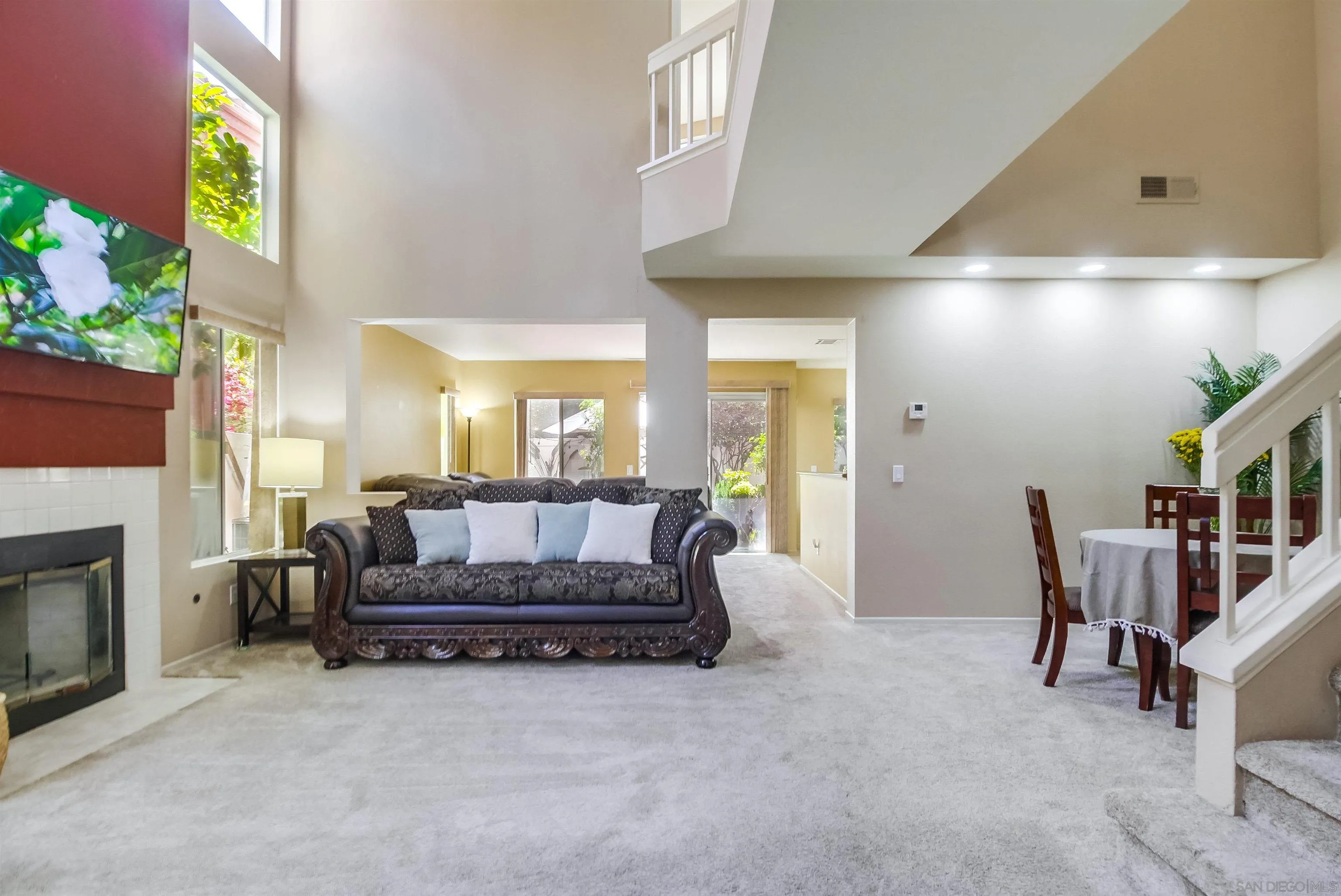 Photo #3: 250033138 Listing 