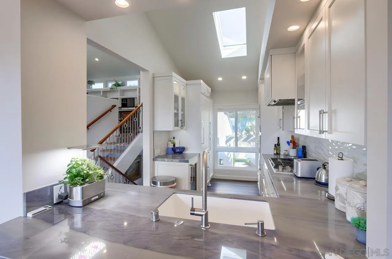 https://cdn.realtyfeed.com/cdn/127/250033148/0cd9156396c448089fadd806fe450411.webp