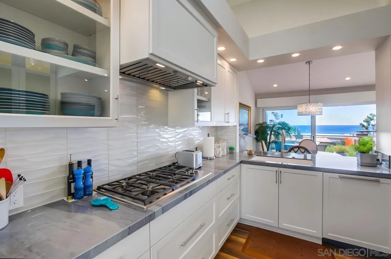 https://cdn.realtyfeed.com/cdn/127/250033148/bc5cd5223ad6acf41cc1098b7a6b61ac.webp
