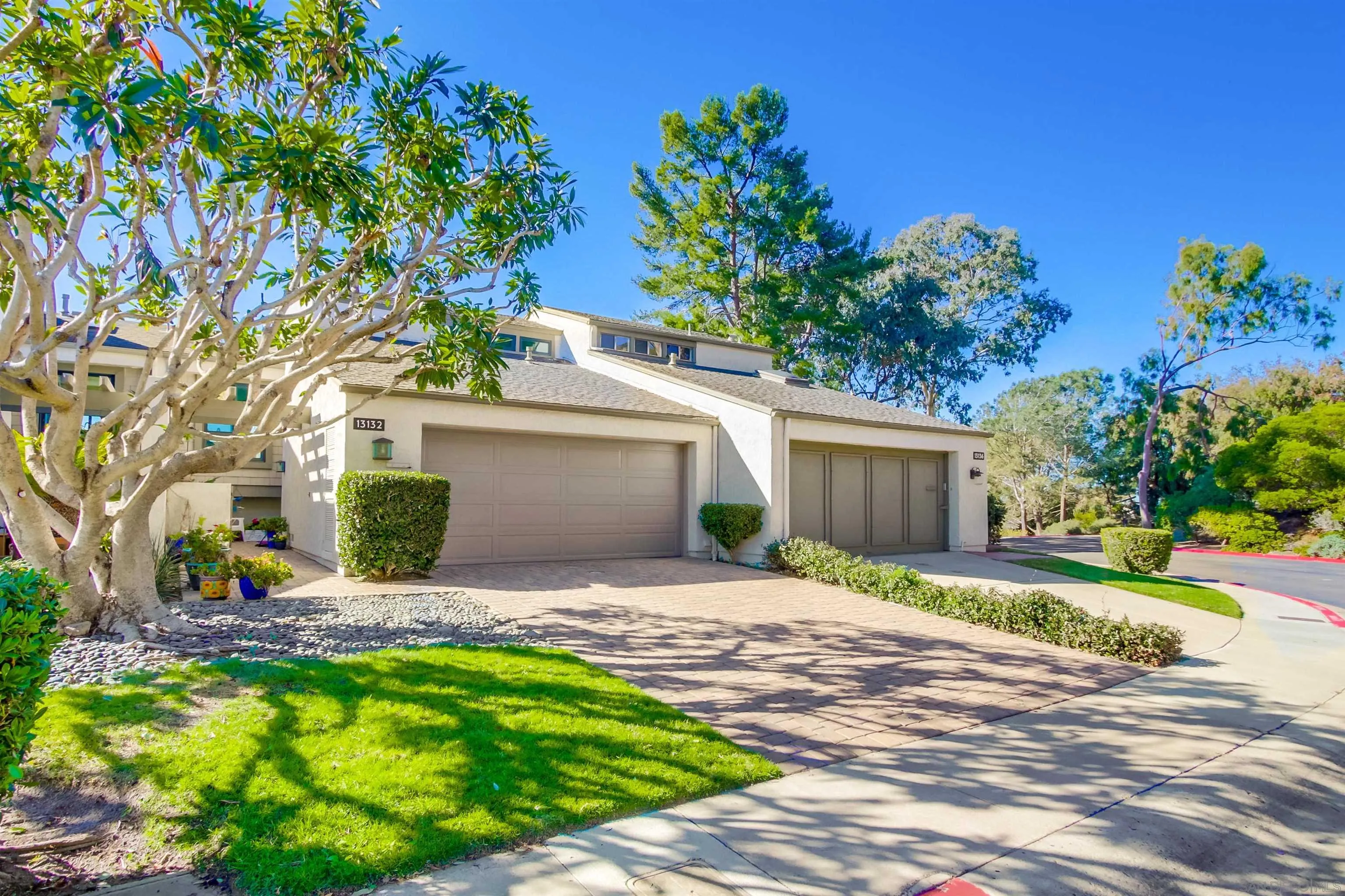 https://cdn.realtyfeed.com/cdn/127/250033148/be846eef5bcb89dc85164c9658d5d03d.webp