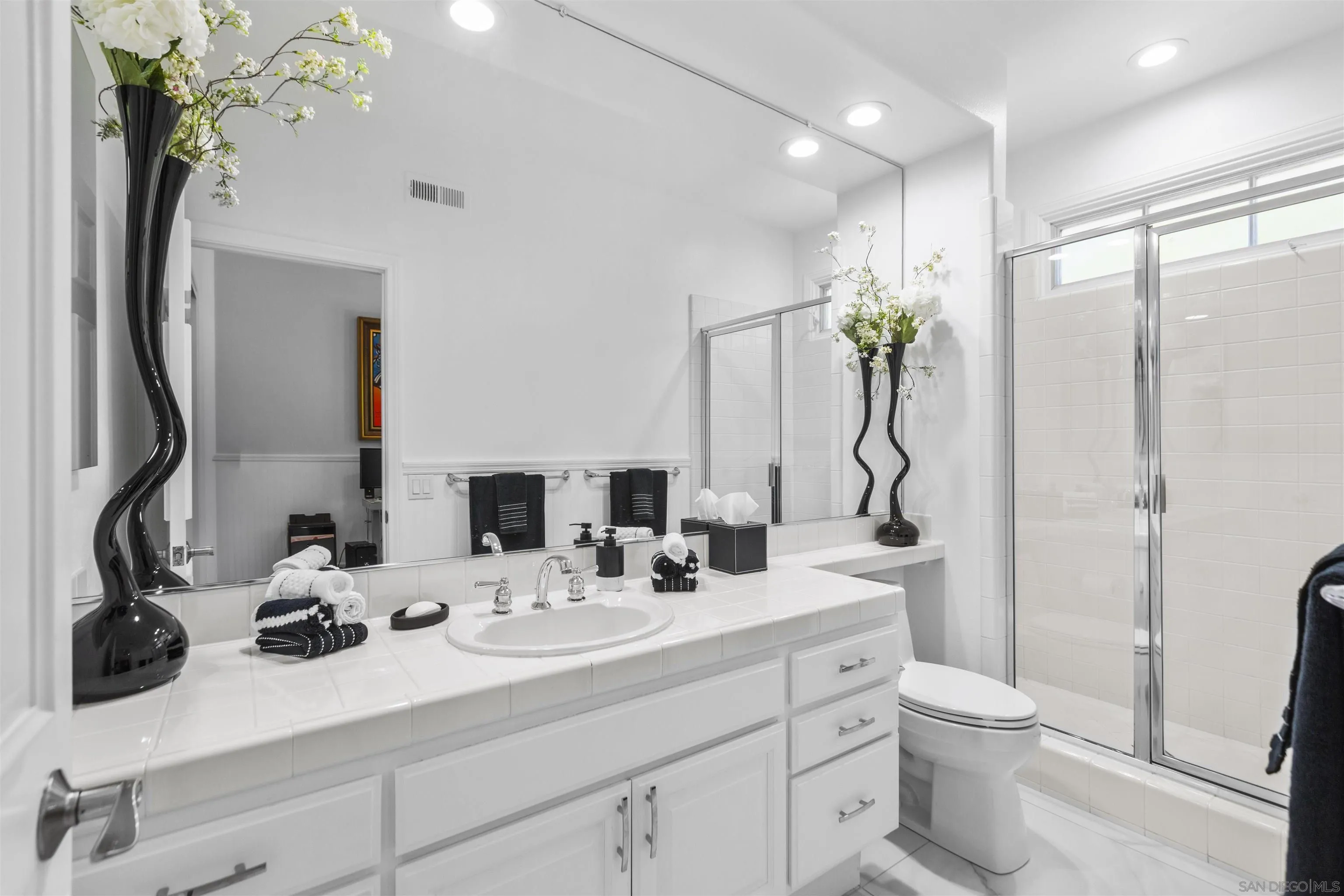 https://cdn.realtyfeed.com/cdn/127/250033149/ecb101f7542ac08a68c61ee017e67e24.webp