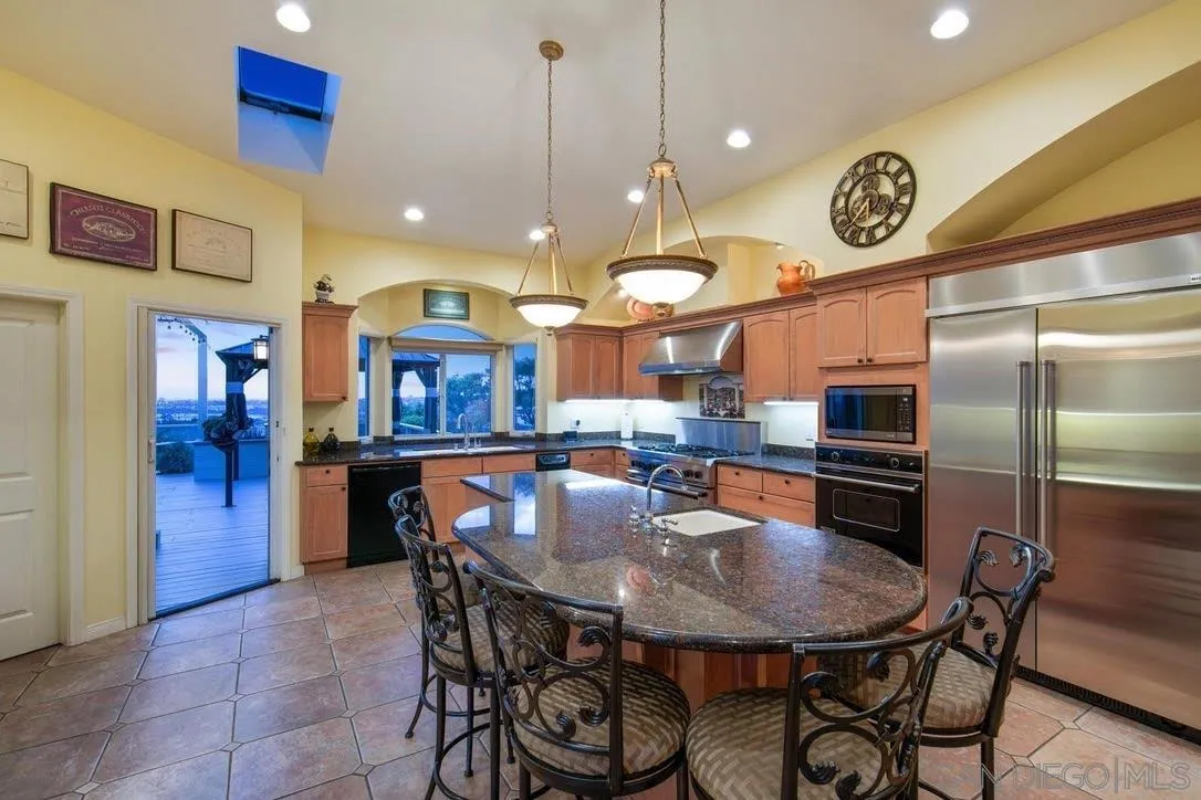 https://cdn.realtyfeed.com/cdn/127/250033153/9677e9c59d68597651a2d04a25a32806.webp
