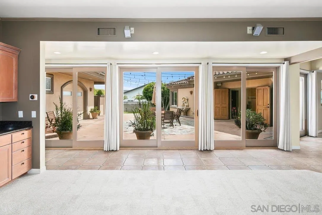 https://cdn.realtyfeed.com/cdn/127/250033153/eb1ea9e370c7256bc0607149871da8d4.webp