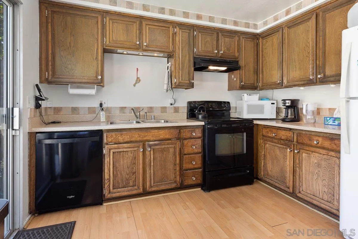 https://cdn.realtyfeed.com/cdn/127/250033159/6e4f48bd6fe0c6988b7e3549ea033bbd.webp