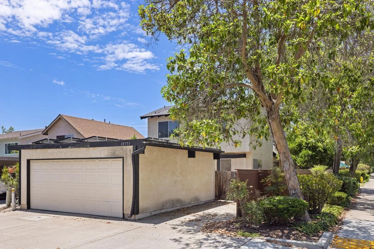 https://cdn.realtyfeed.com/cdn/127/250033159/a947cde604d6e2361a76e60d1d35299c.webp