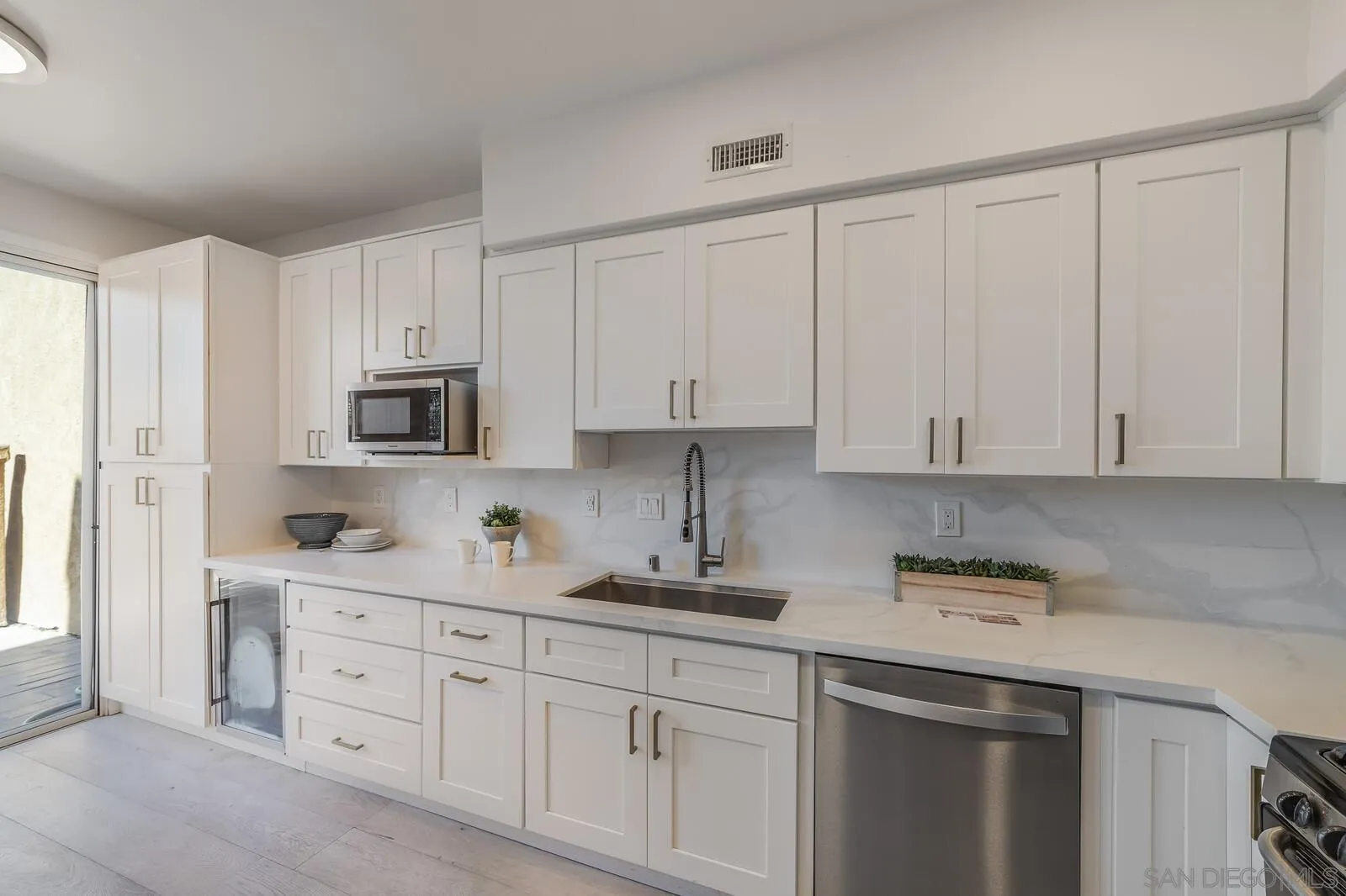 Photo #4: 250033179 Listing 