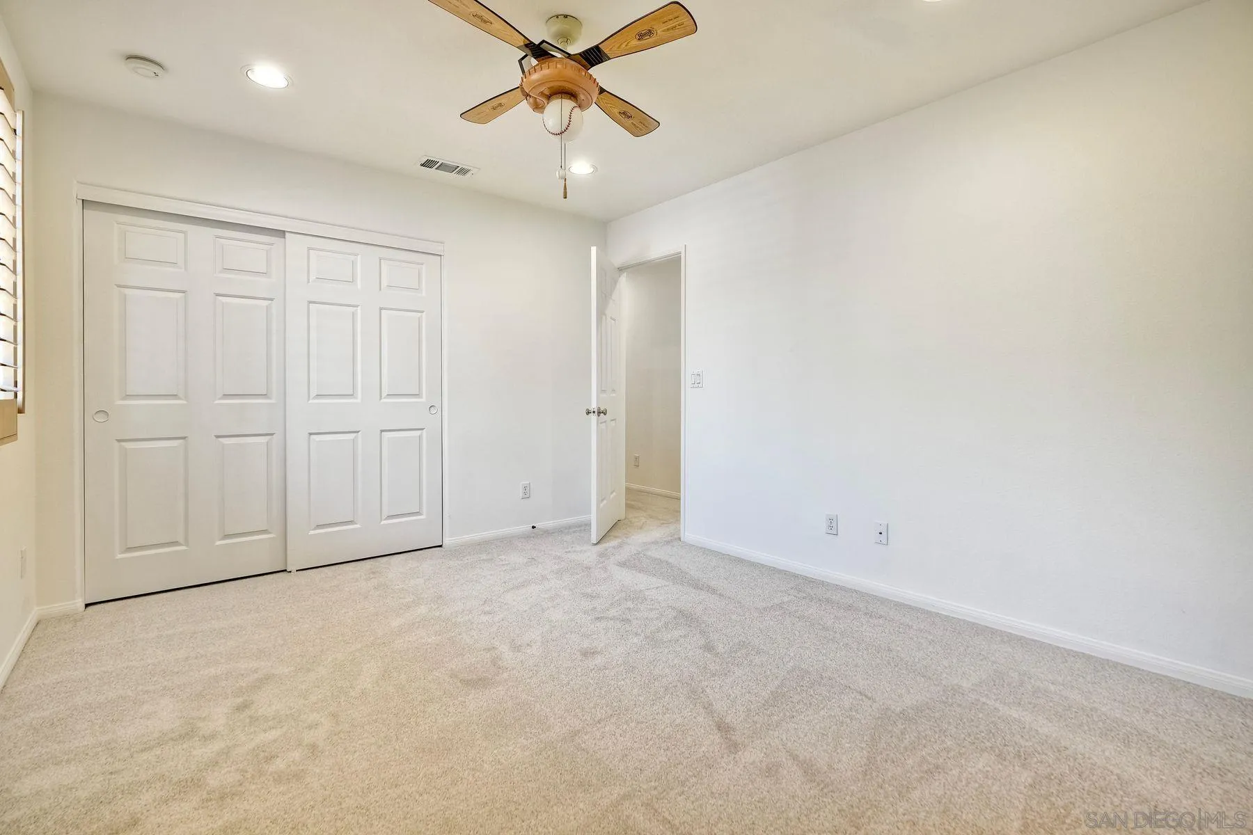https://cdn.realtyfeed.com/cdn/127/250033181/1c70d167b8bf68afb880b6e8796bff6c.webp