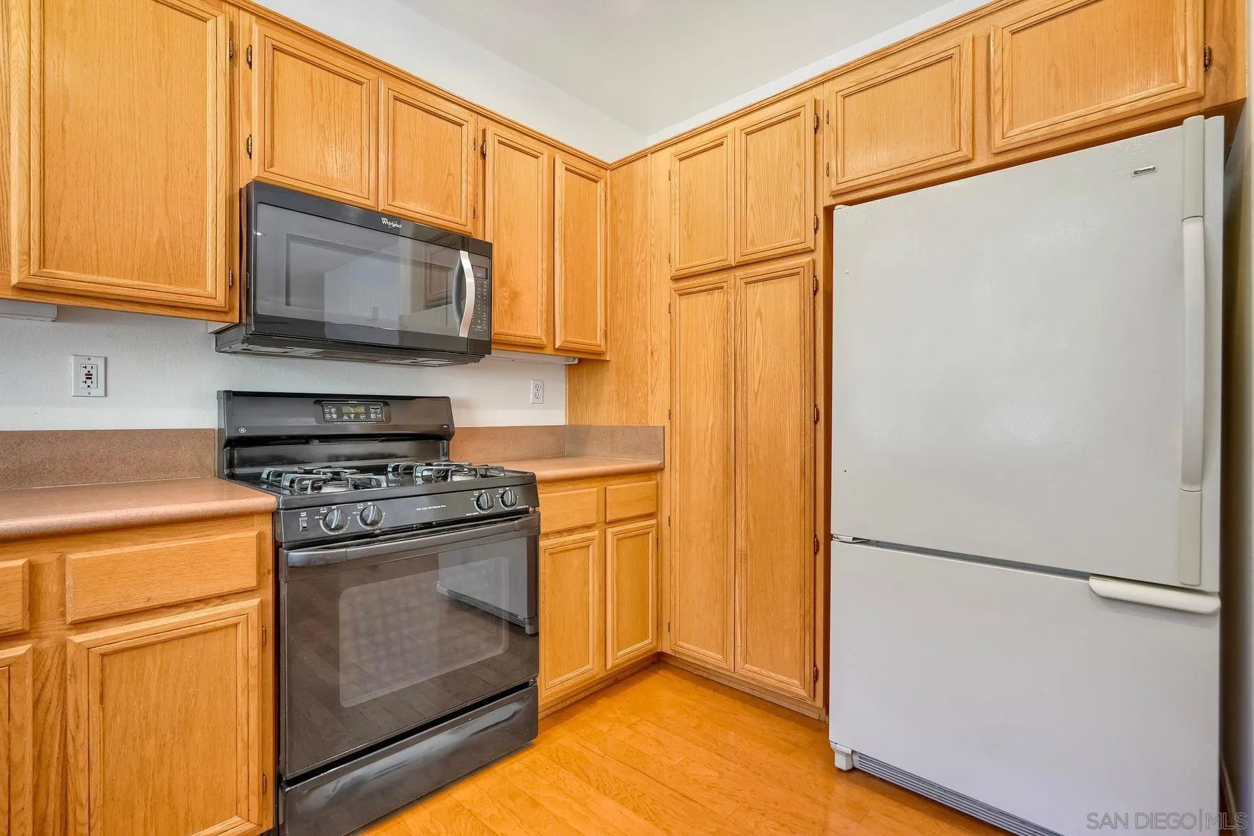 https://cdn.realtyfeed.com/cdn/127/250033181/3e7ad17f38c4e9d27e193a3e0b3948b0.webp