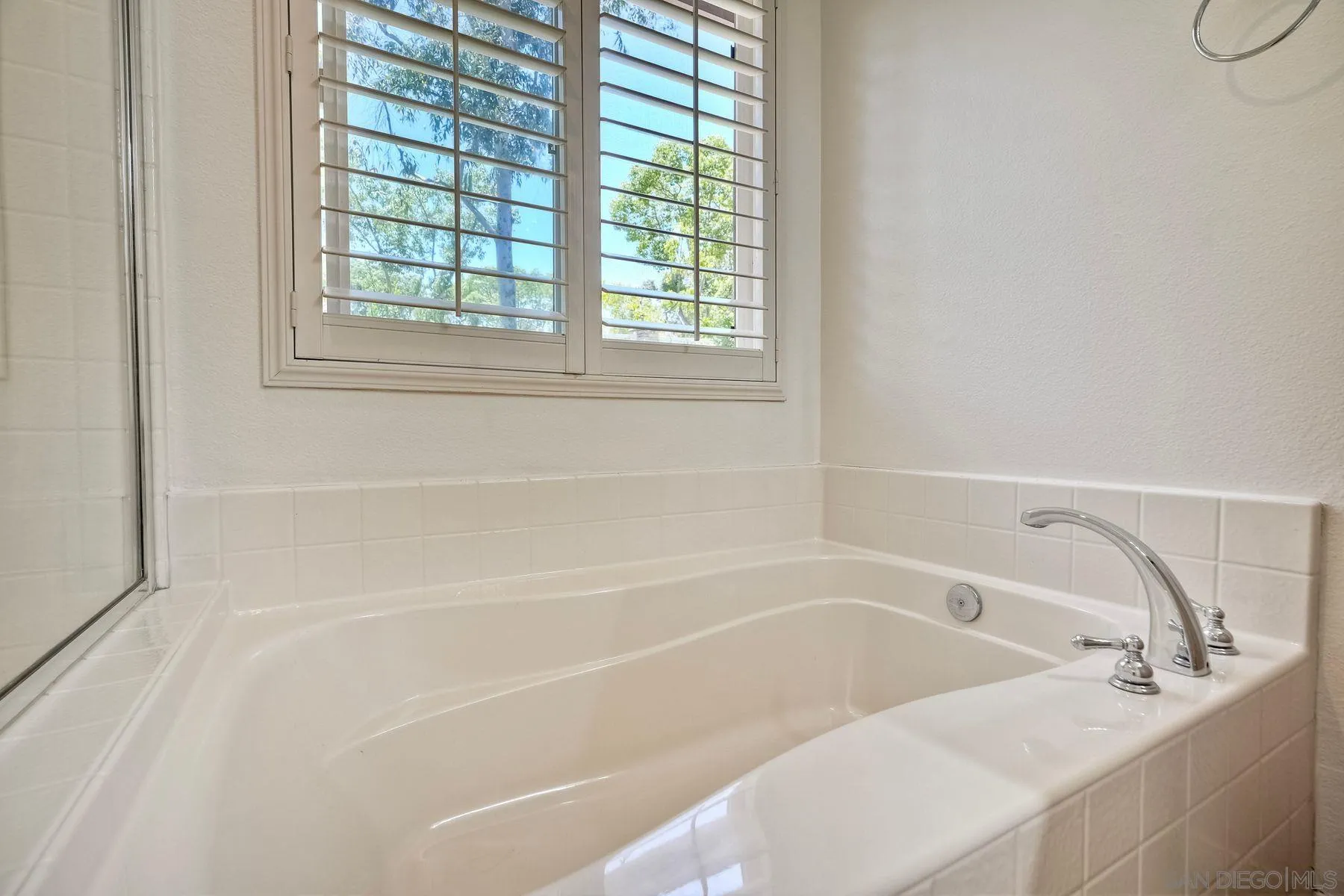 https://cdn.realtyfeed.com/cdn/127/250033181/c4e5e443e5bd043b2ae5f6564f97e0f4.webp