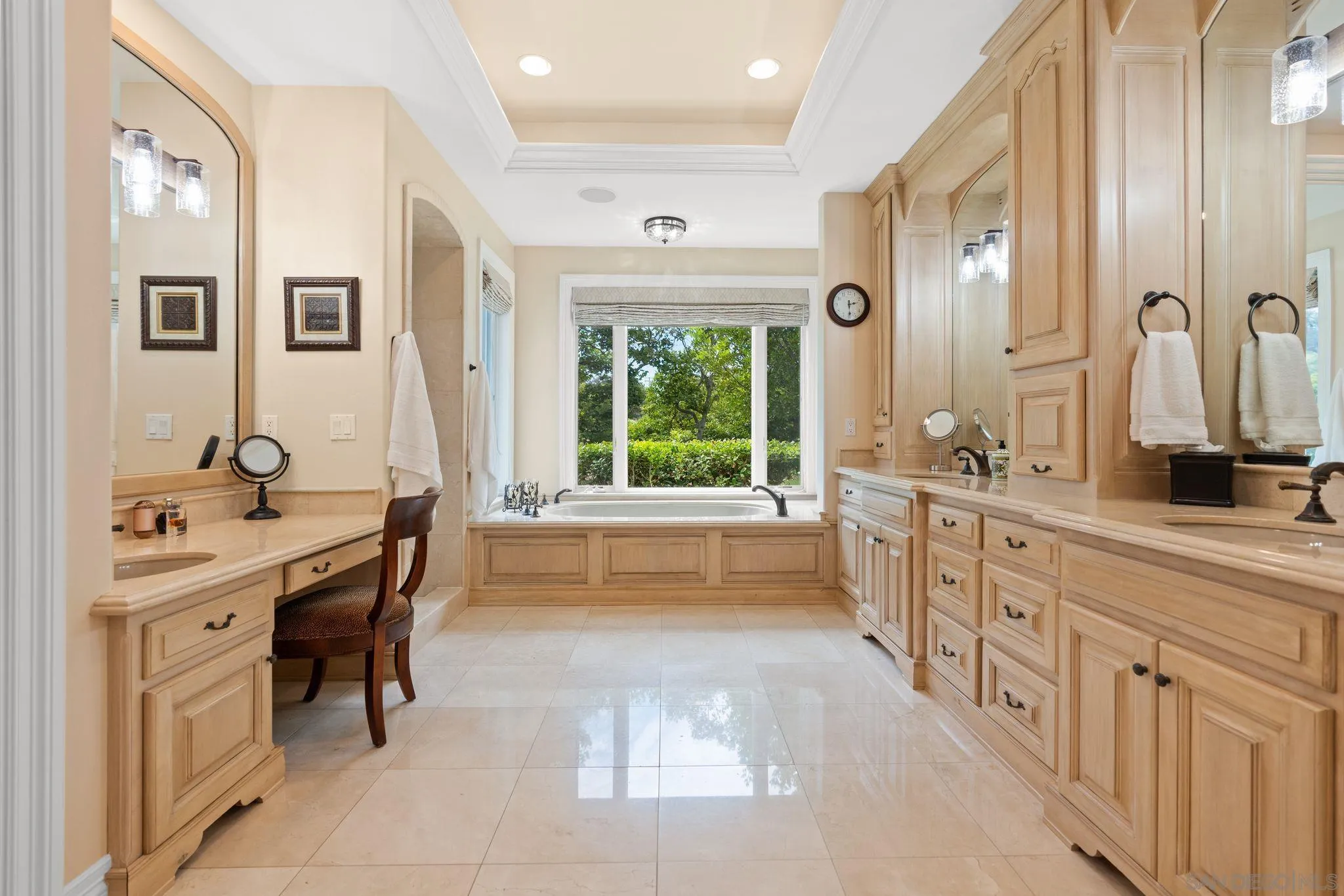 https://cdn.realtyfeed.com/cdn/127/250033182/889c7cc0efd8698400aeb2be8ac25d8c.webp