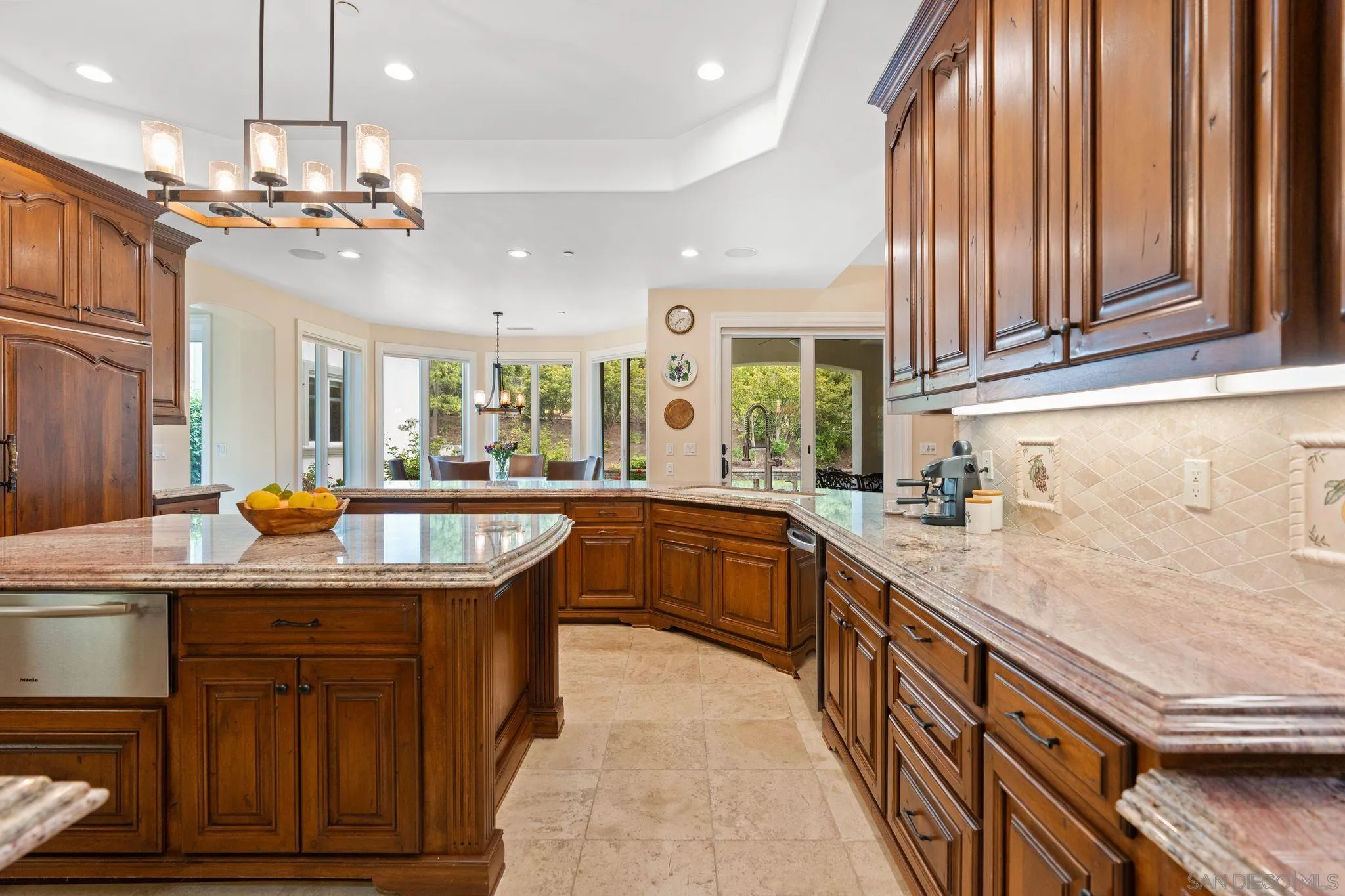 https://cdn.realtyfeed.com/cdn/127/250033182/93f68702043d1c9c12b38b92871d75cd.webp