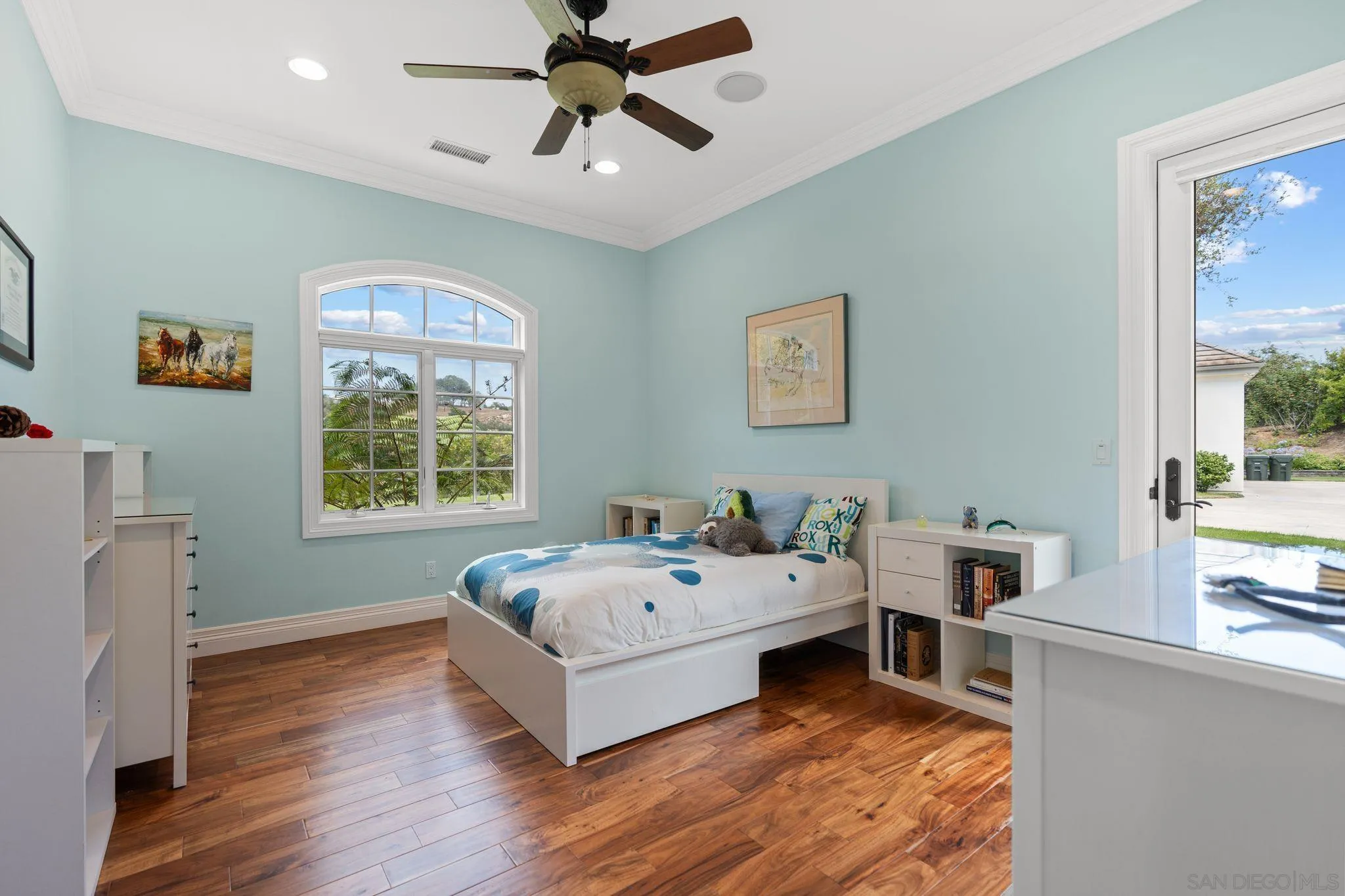 https://cdn.realtyfeed.com/cdn/127/250033182/d458b1005414ab4445a6e46f1c4c5dff.webp