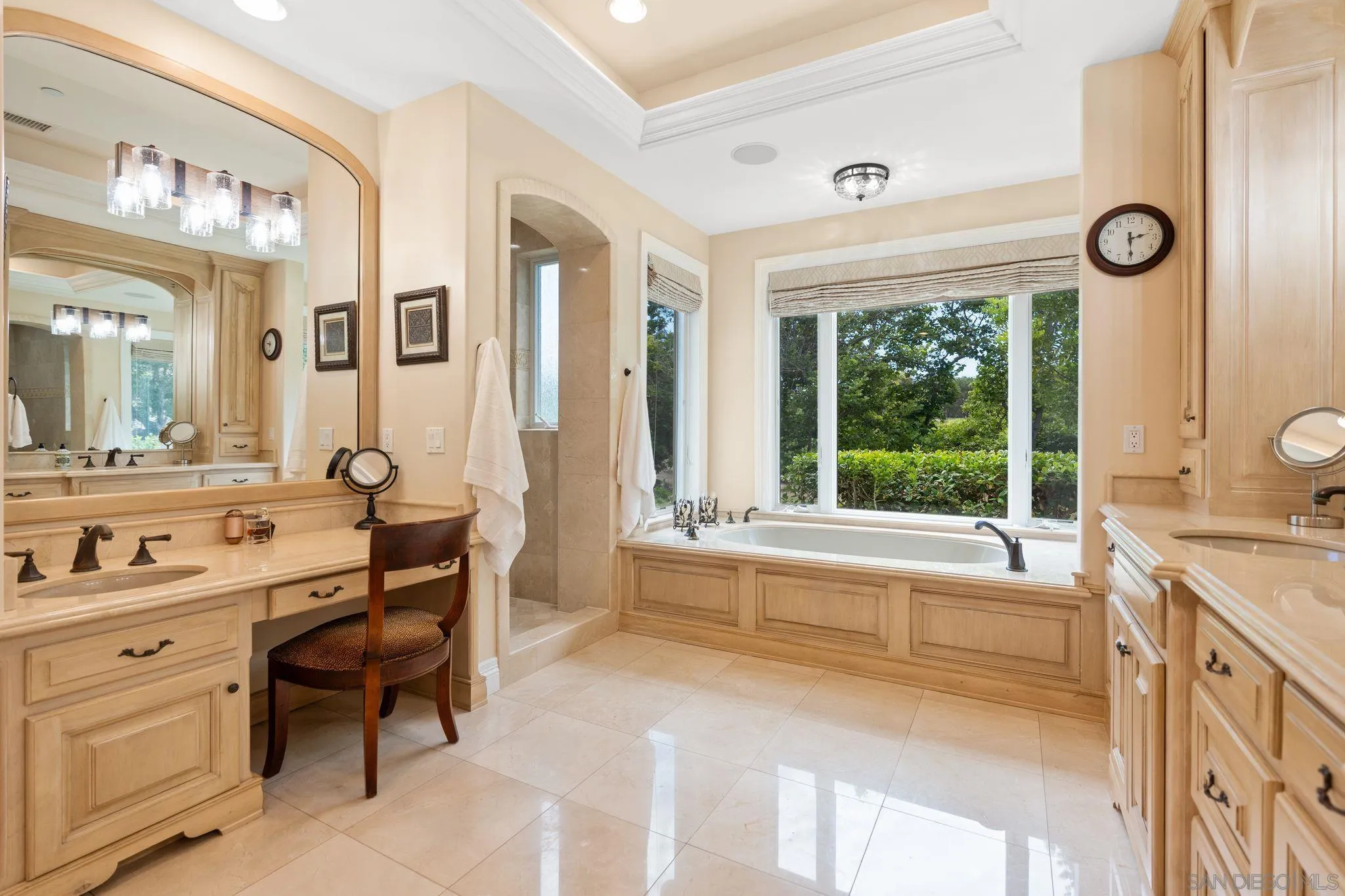 https://cdn.realtyfeed.com/cdn/127/250033182/d49bb9cc52c344d6b9b8ce83eae96fc9.webp