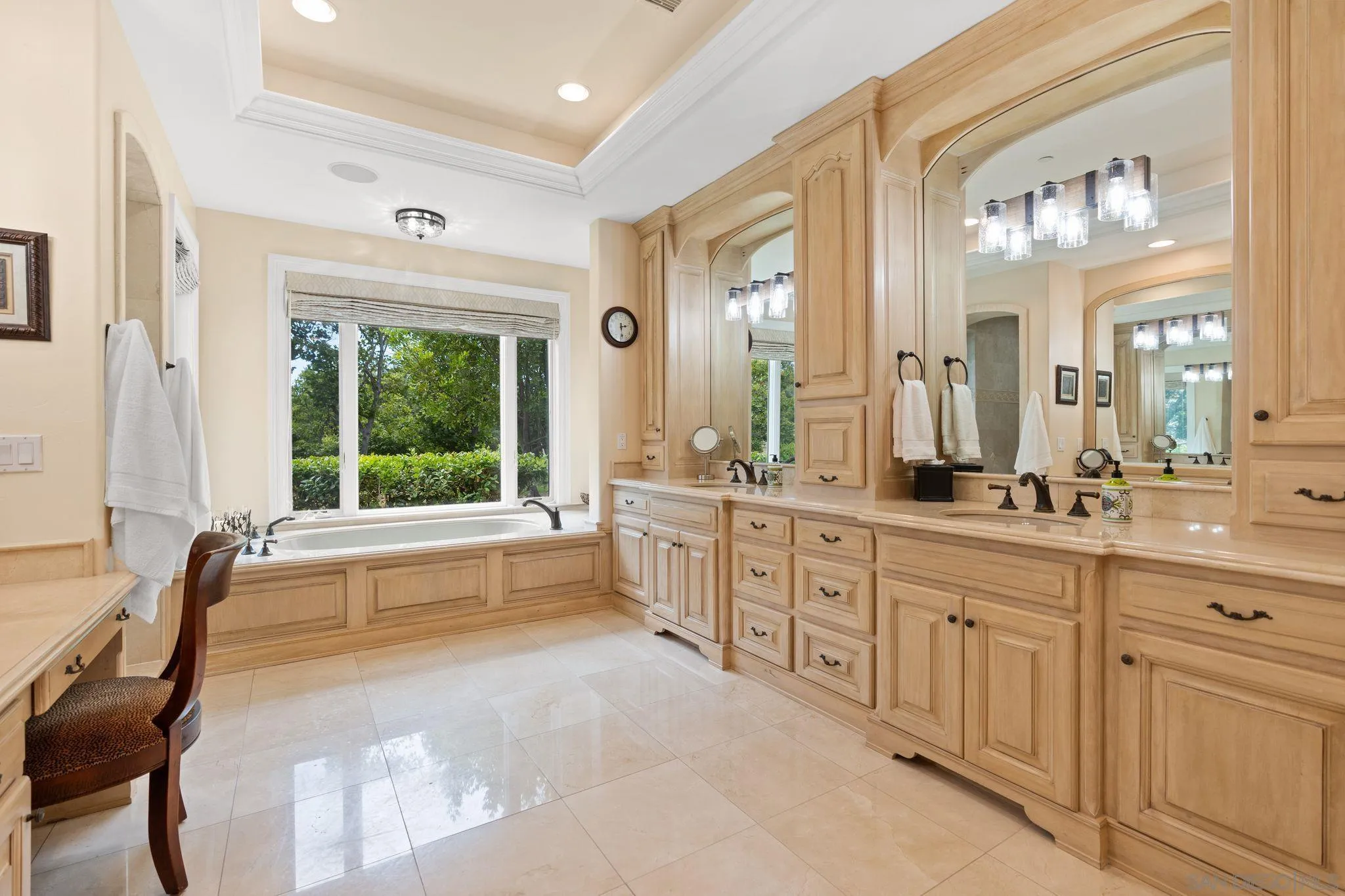 https://cdn.realtyfeed.com/cdn/127/250033182/dfcd9afaeface3a50438d3faf9f6a9ea.webp