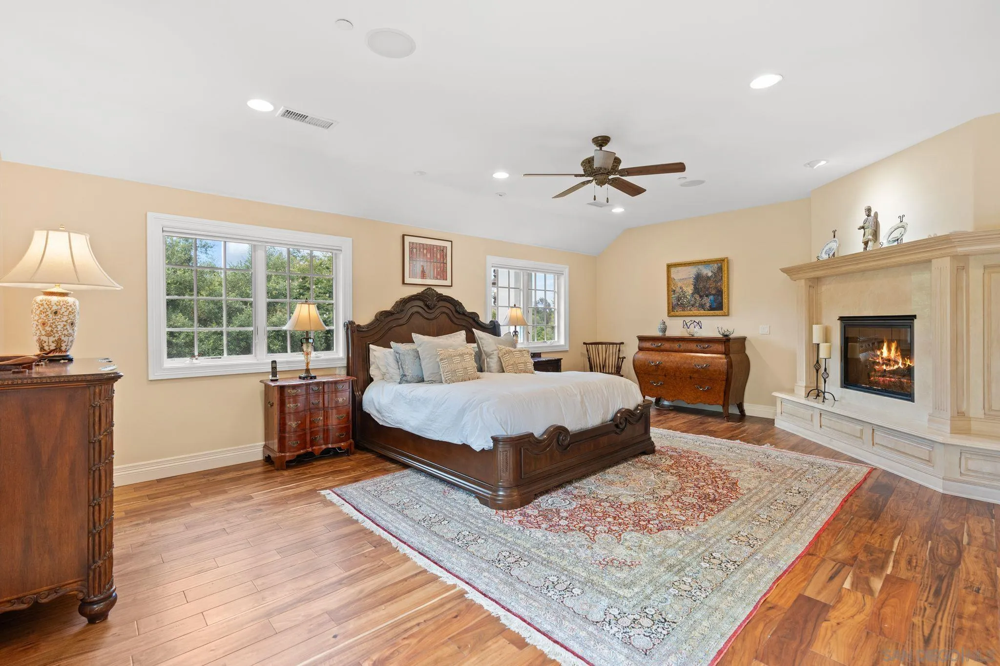 https://cdn.realtyfeed.com/cdn/127/250033182/f86d1a2f57c1771ecc82a065219faa43.webp