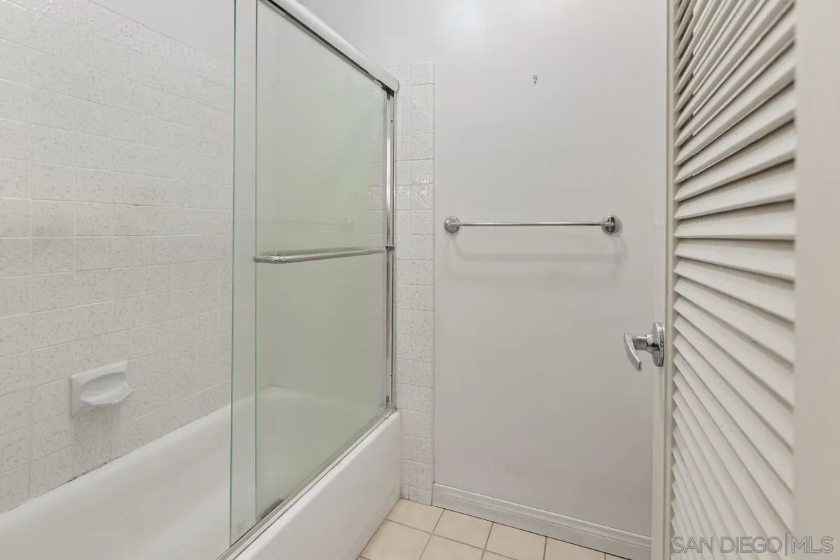 Photo #17: 250033198 Listing: Photo #17