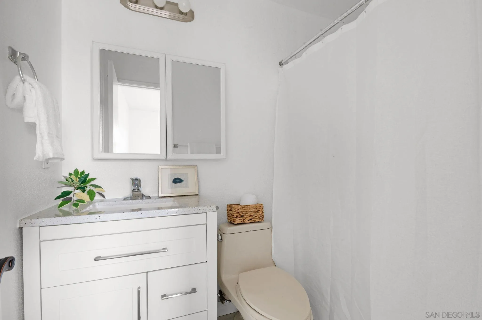 https://cdn.realtyfeed.com/cdn/127/250033199/168224cb85d834869f9d70fafee4784a.webp
