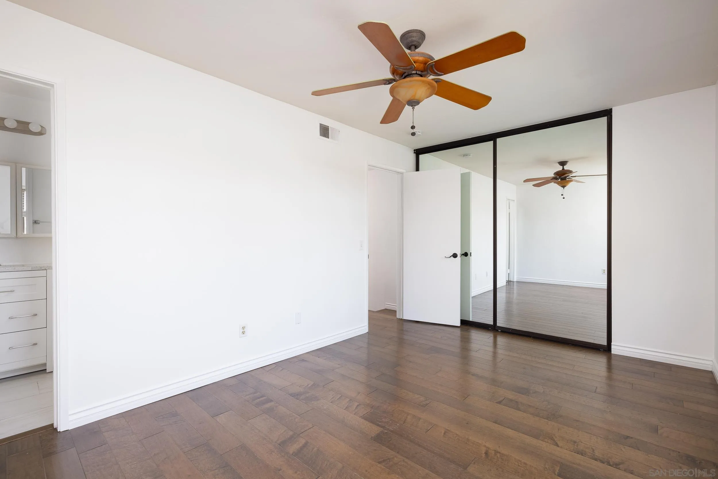 https://cdn.realtyfeed.com/cdn/127/250033199/69b99a40fc94b375c25ab083f110c03f.webp