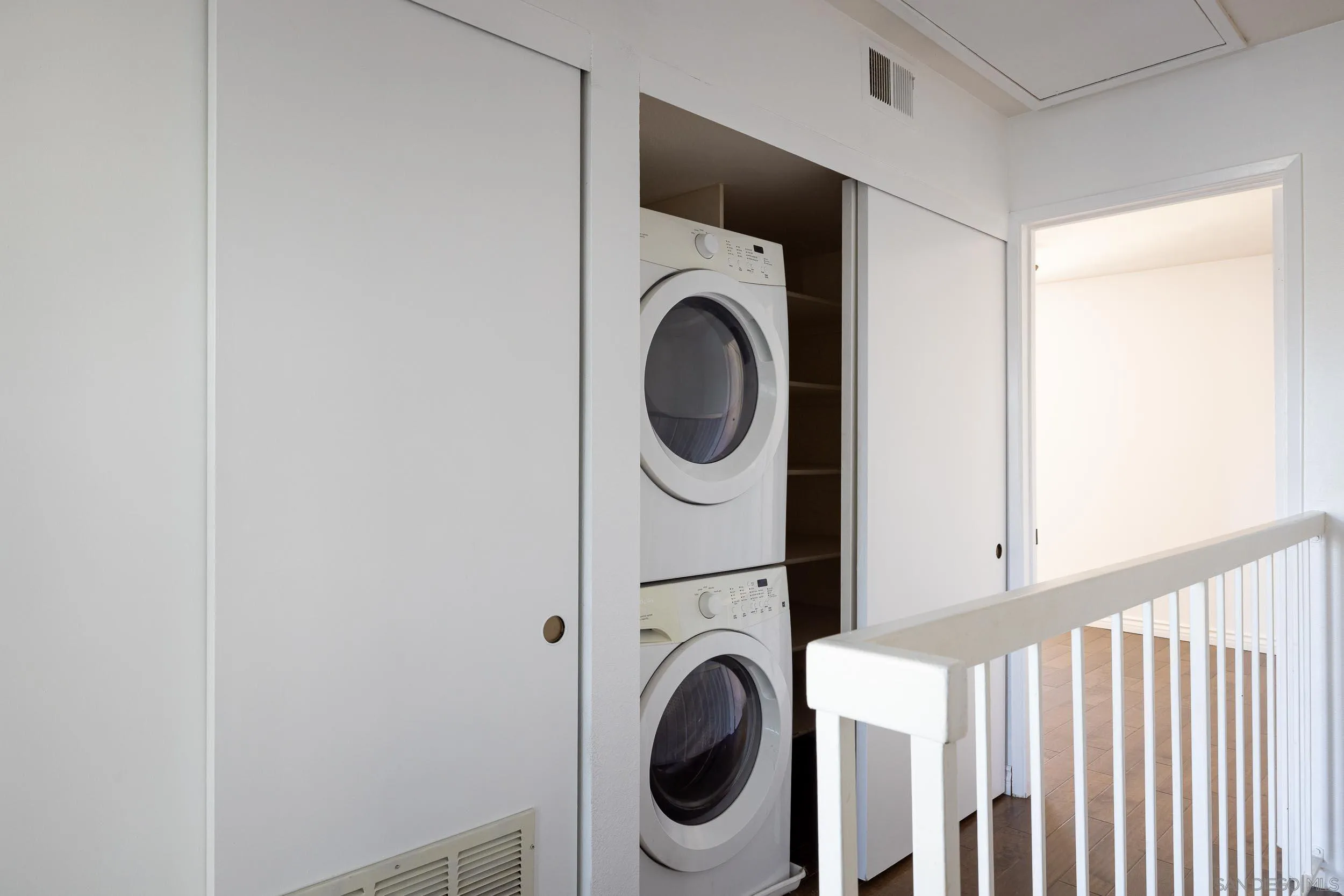 https://cdn.realtyfeed.com/cdn/127/250033199/91ce8bafbb3409503669c43224f5bfb4.webp