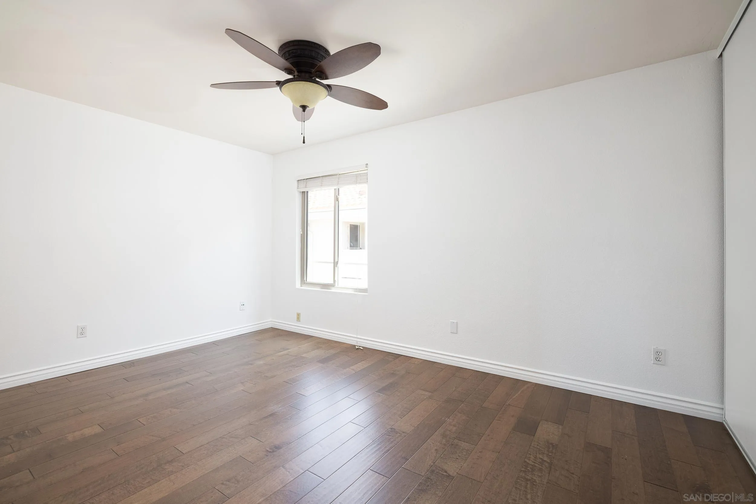 https://cdn.realtyfeed.com/cdn/127/250033199/b1e8928e8c022b1df255f9e415a7849e.webp