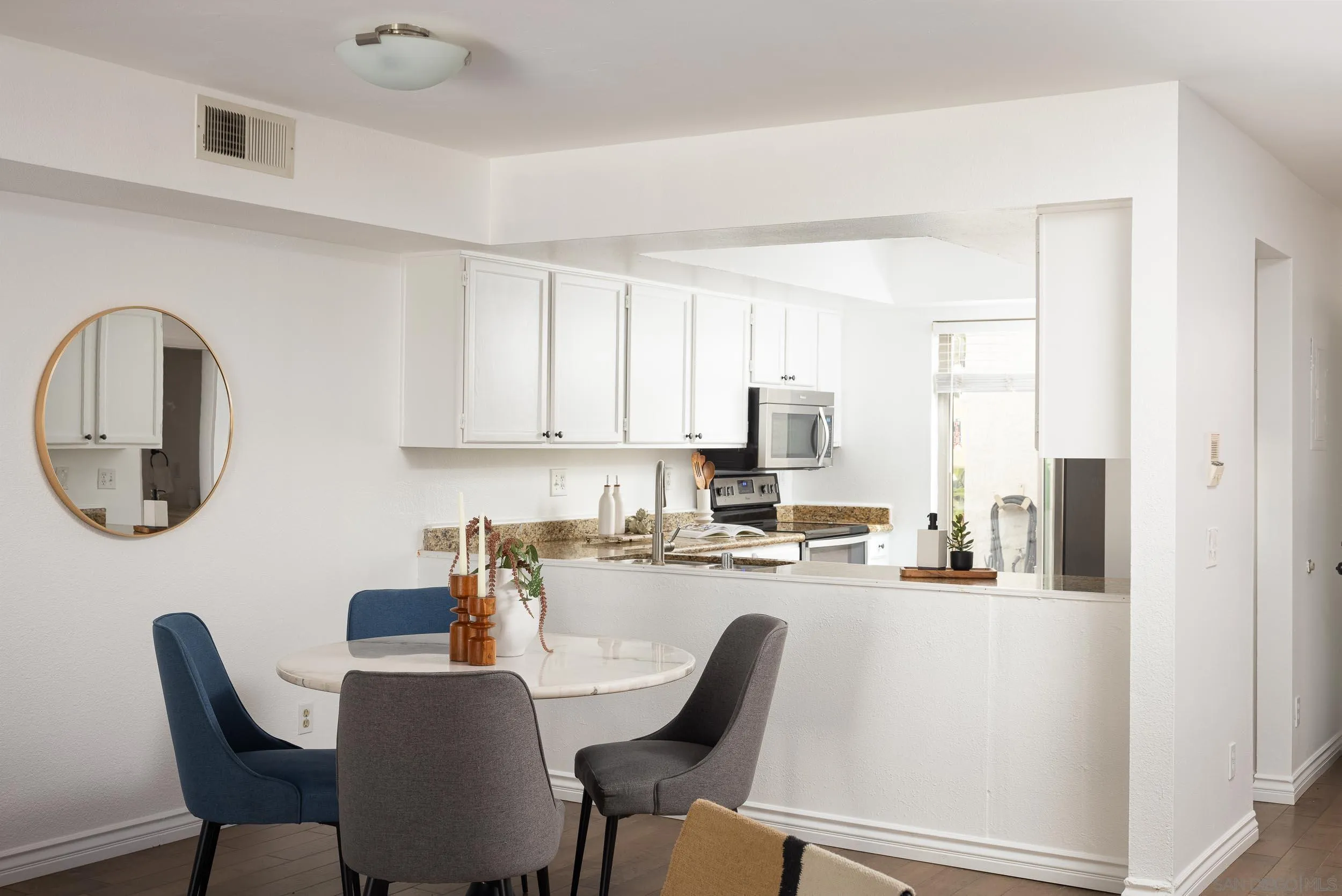https://cdn.realtyfeed.com/cdn/127/250033199/c64c449093d96cbd69245ac290ae2d07.webp