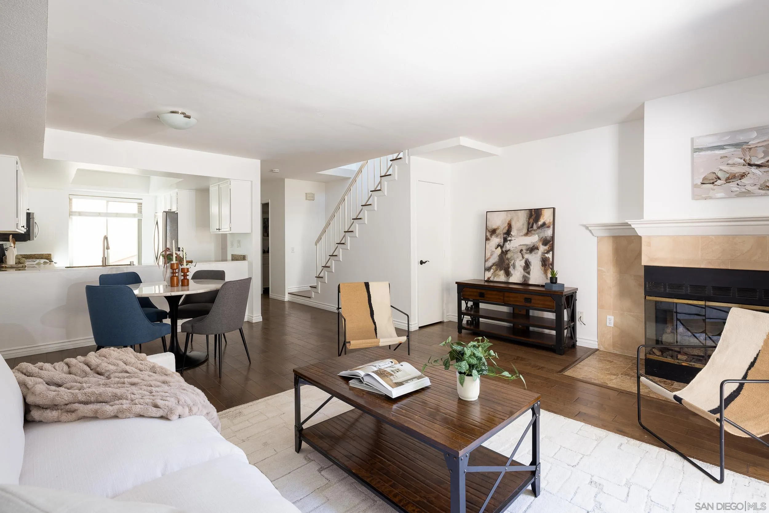 https://cdn.realtyfeed.com/cdn/127/250033199/cbe6578f0d1f68b9696f2415e74cf61e.webp
