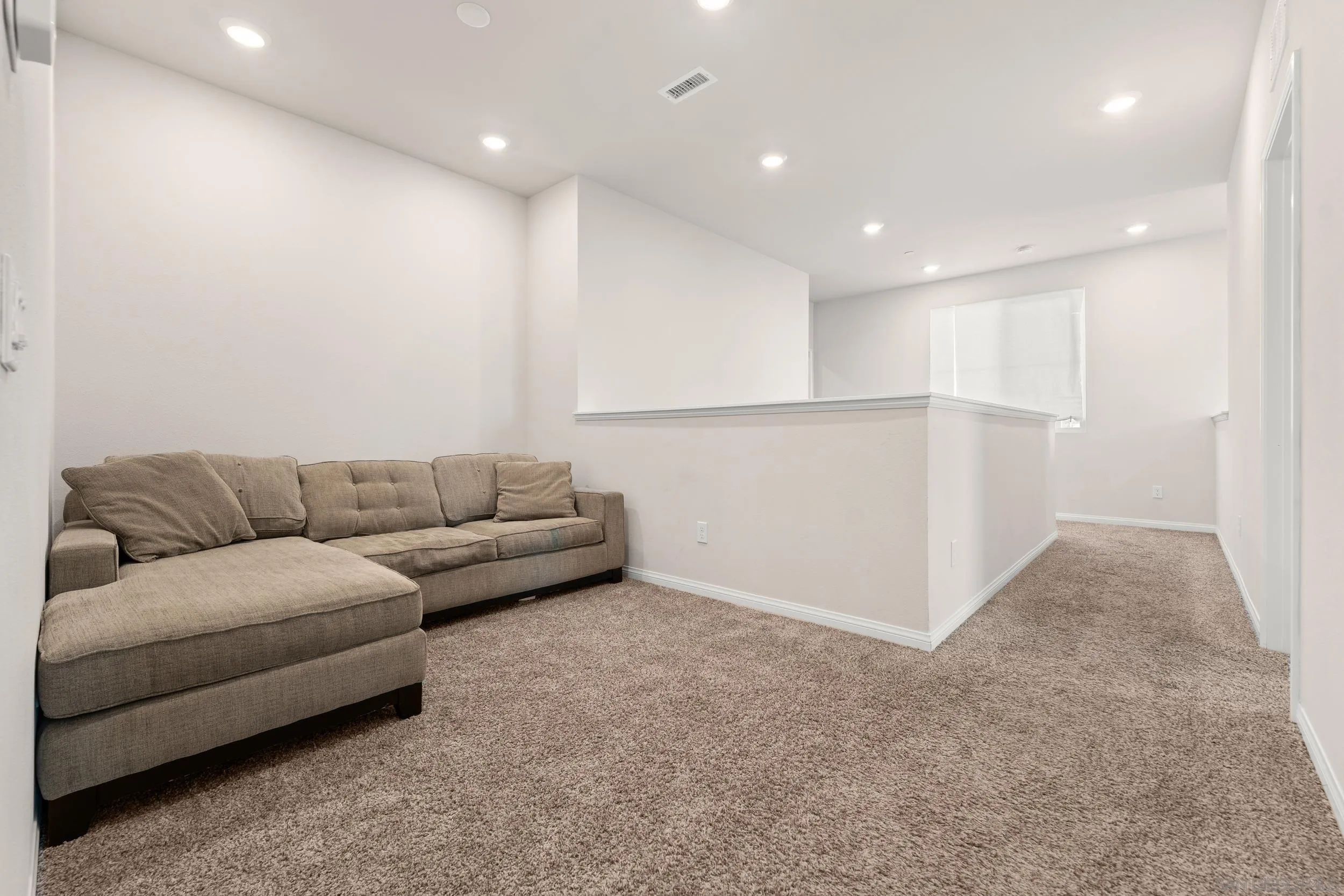 https://cdn.realtyfeed.com/cdn/127/250033207/0c0d706d11c5e415b6920e1a0b650ff1.webp