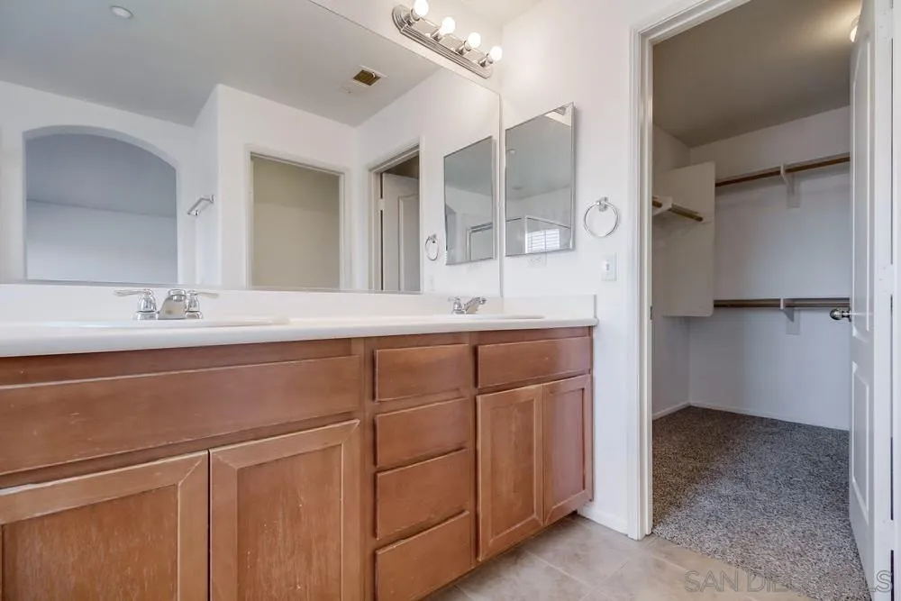 https://cdn.realtyfeed.com/cdn/127/250033214/19b34f2719a6b98c8edb8cdfef5de2bd.webp