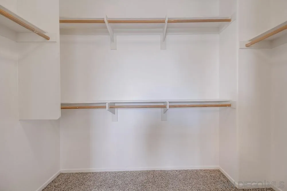 https://cdn.realtyfeed.com/cdn/127/250033214/3f2ff5dc25e2f6bbcaa4ff6f36a66707.webp