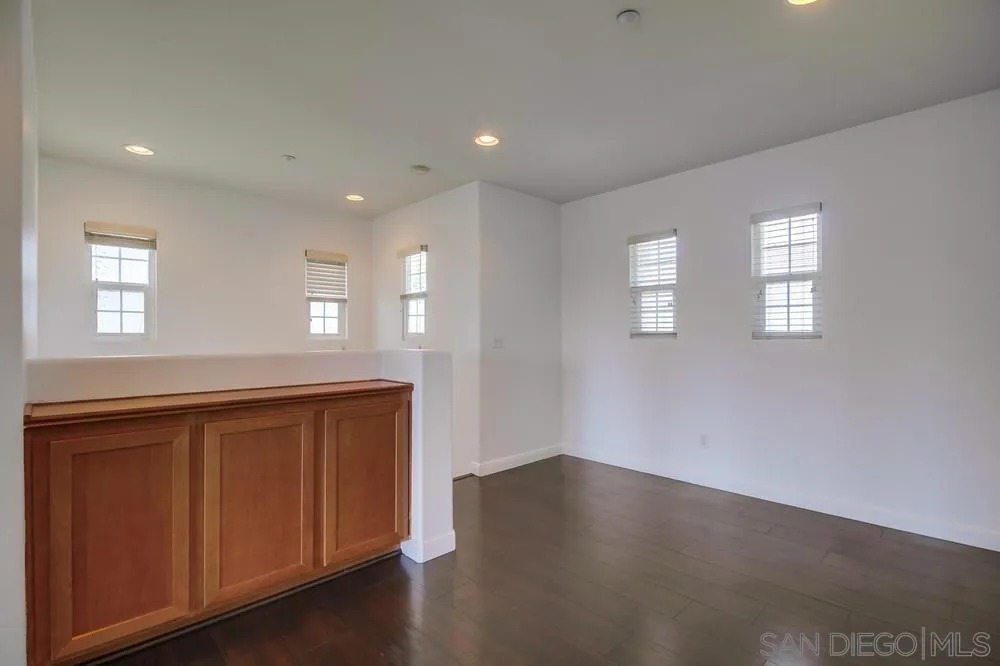https://cdn.realtyfeed.com/cdn/127/250033214/b1b8f073f948cce747e3a0578ad12ab0.webp