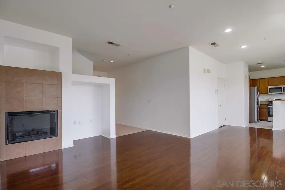 https://cdn.realtyfeed.com/cdn/127/250033214/d00b633924337c0bc384329329d0dc68.webp