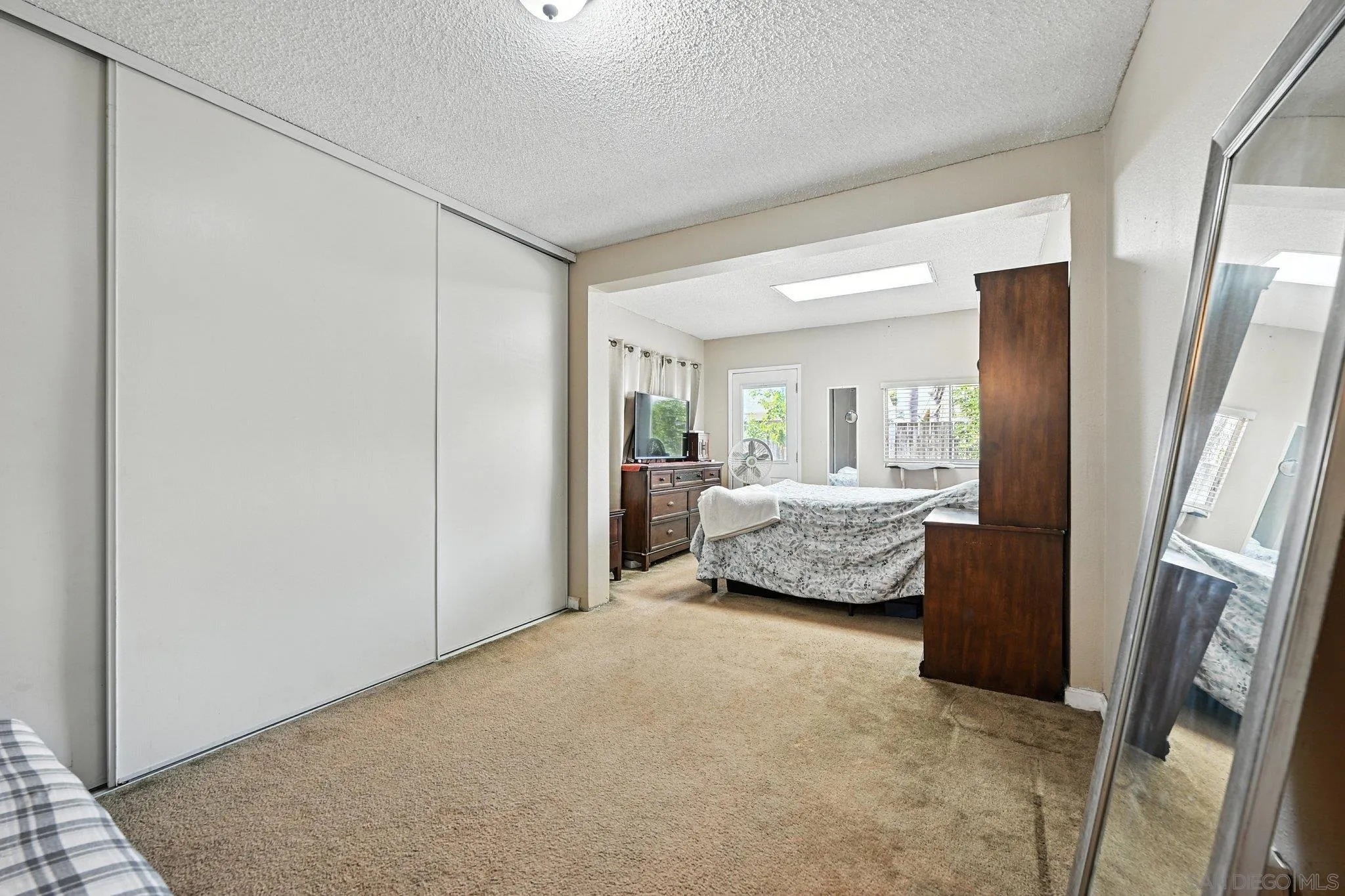 https://cdn.realtyfeed.com/cdn/127/250033225/7767cacfe7de941218251e4e827431d8.webp