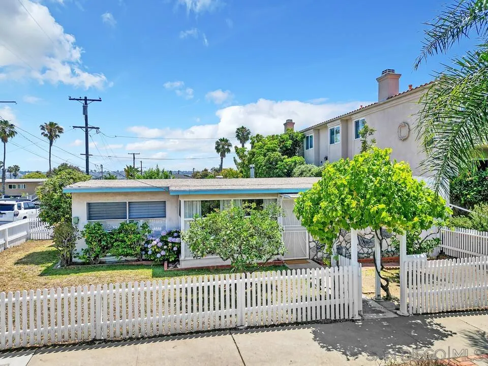 https://cdn.realtyfeed.com/cdn/127/250033230/cc76f24457c92f16a26846ee3929d25f.webp