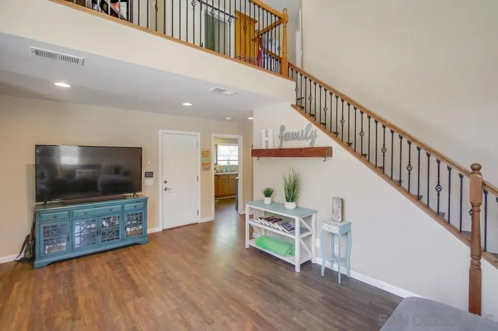 https://cdn.realtyfeed.com/cdn/127/250033238/3f8a979f4b18de3411b140a6a19a9df0.webp
