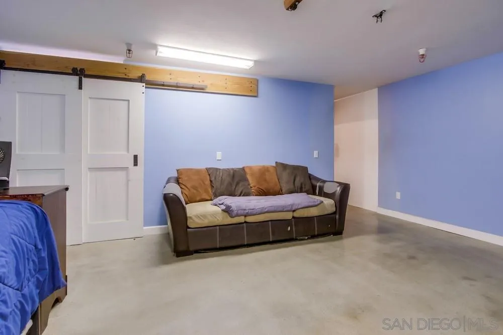 https://cdn.realtyfeed.com/cdn/127/250033238/40d071f4b80d042be7a39af48d3d8c5e.webp