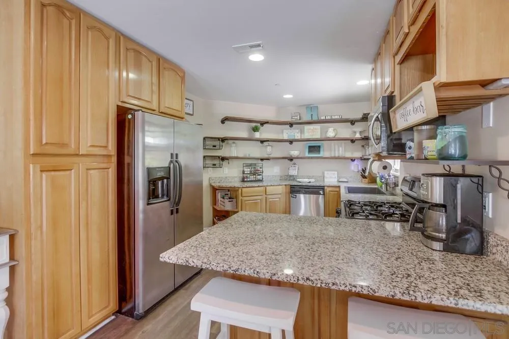https://cdn.realtyfeed.com/cdn/127/250033238/ddd7f2f62368e16bd09a5ebf68f990fb.webp