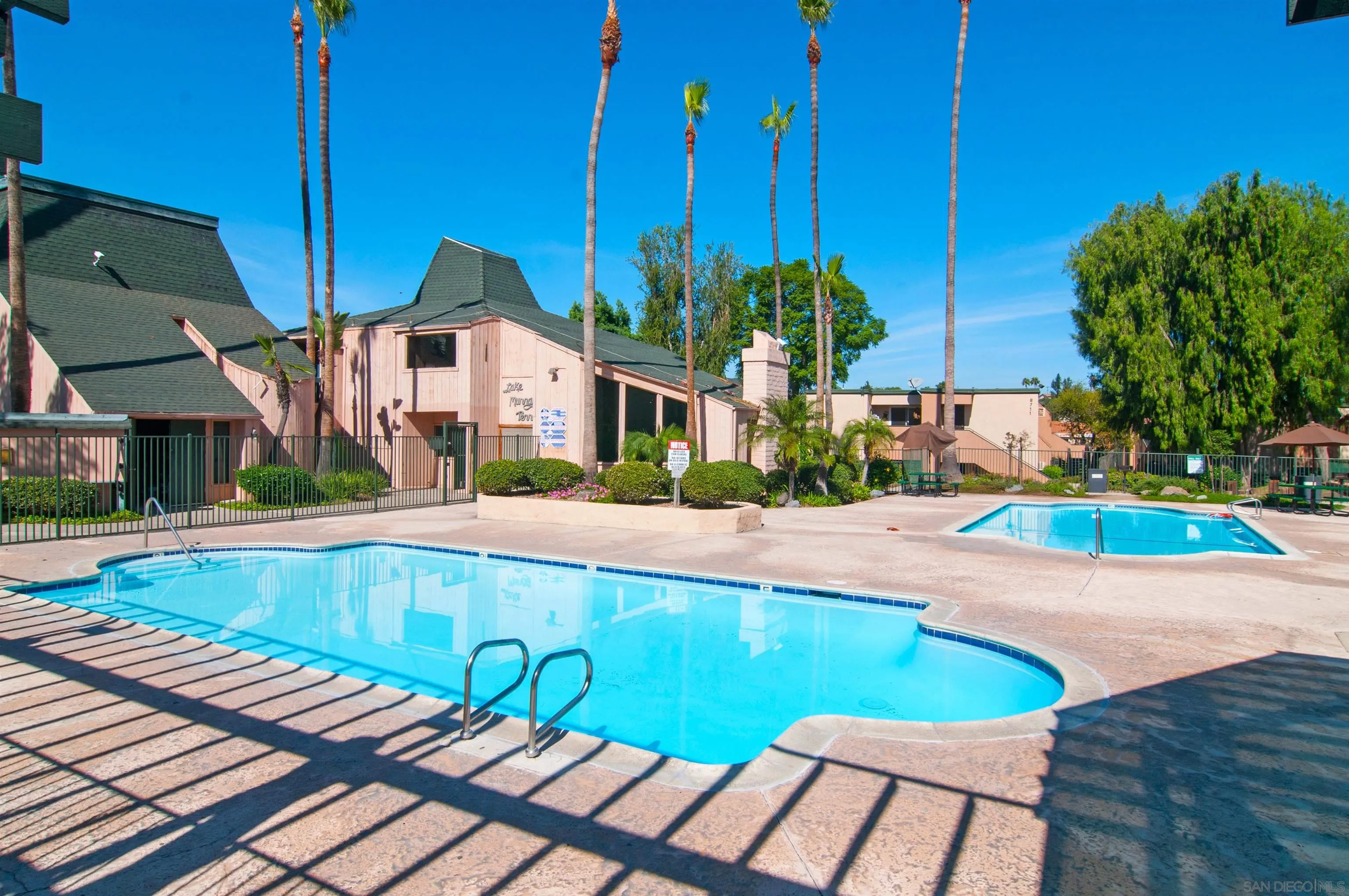 https://cdn.realtyfeed.com/cdn/127/250033240/2f8d5b20837253f8b3dc94e6ff54134e.webp