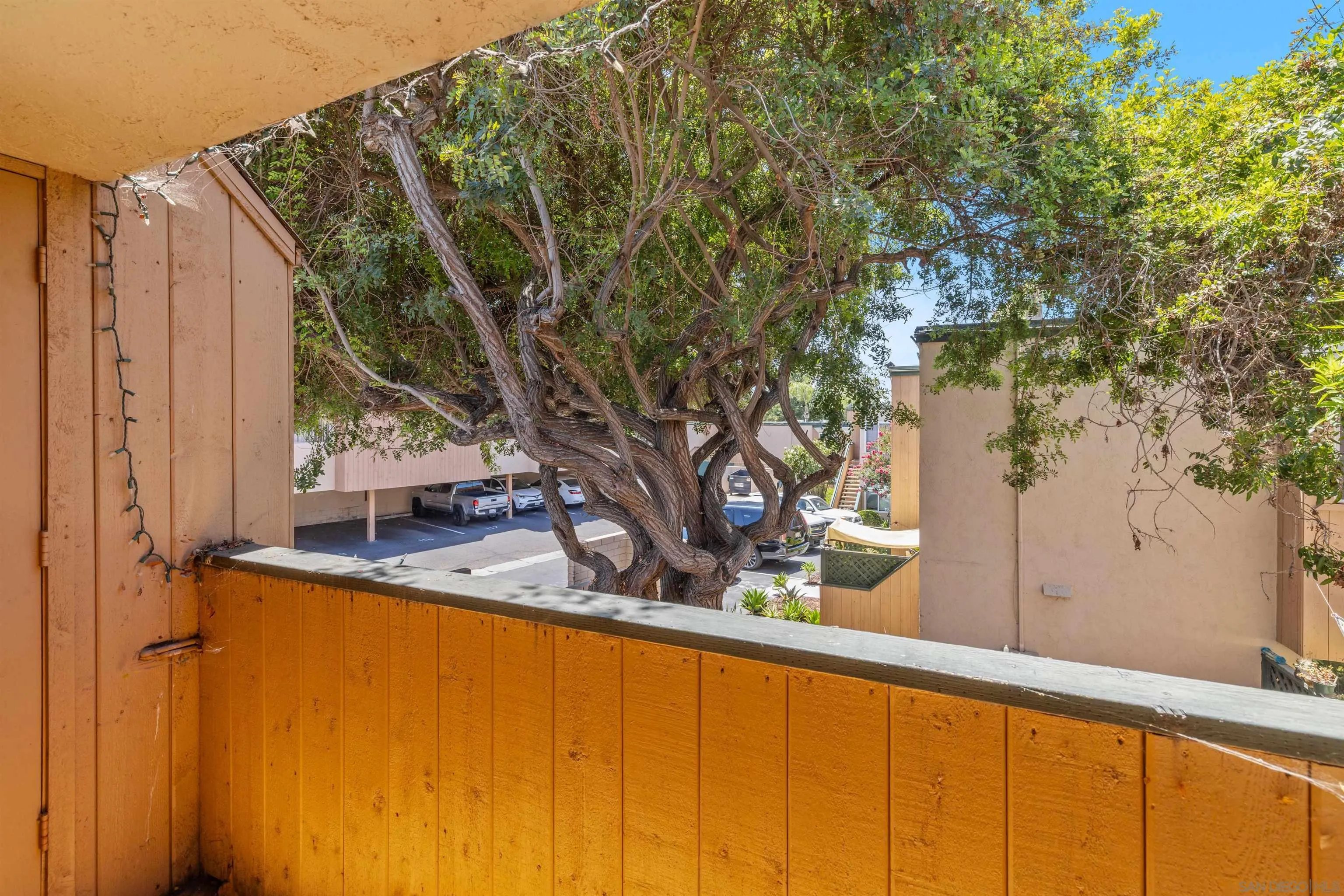 https://cdn.realtyfeed.com/cdn/127/250033240/48cdd2e7831dc89d43363f2f29ebfd6a.webp