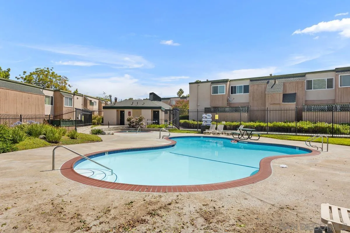 https://cdn.realtyfeed.com/cdn/127/250033240/c3edb67aa6736f27eed7d3c25a1de5c3.webp