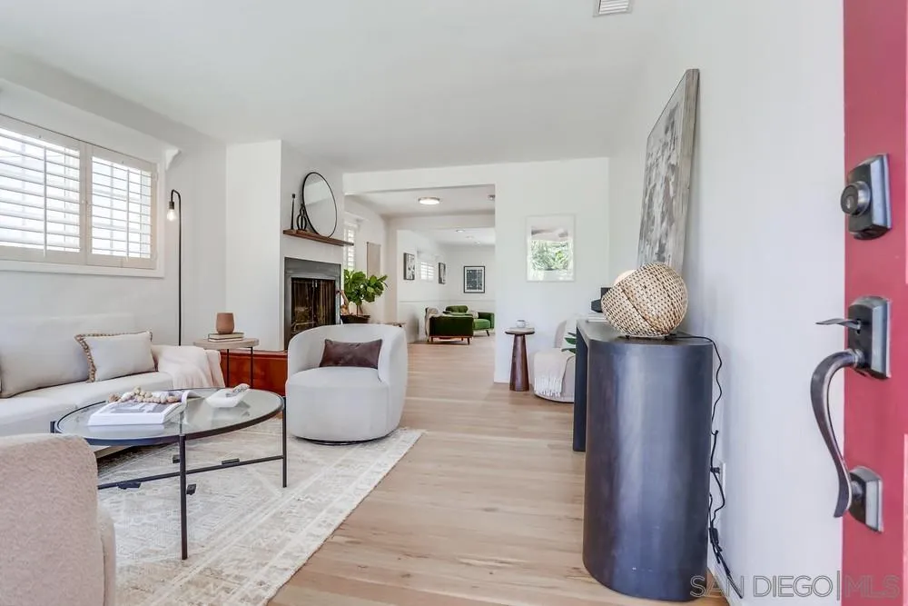 https://cdn.realtyfeed.com/cdn/127/250033284/efeed35ab759e5460ec010f6d82494ca.webp